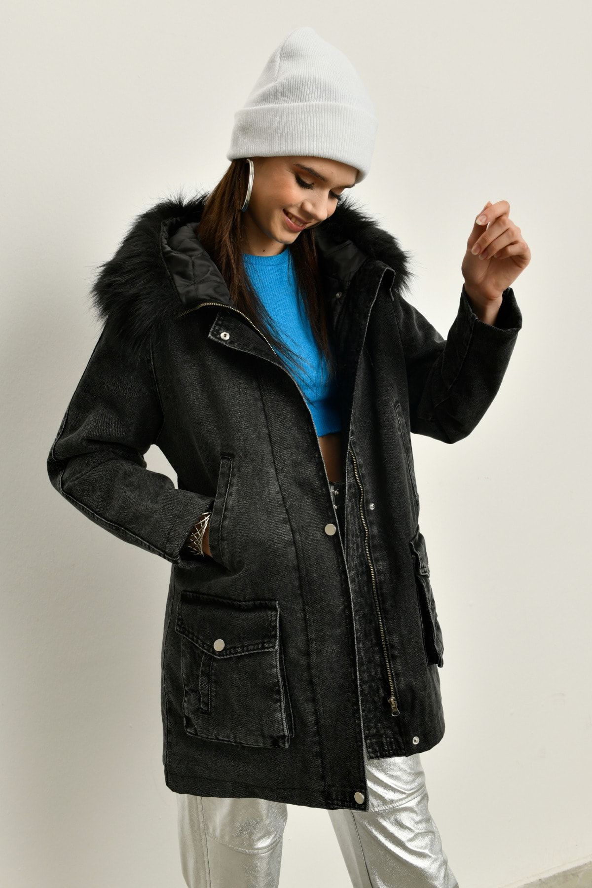 Denim jacket with fur hood best sale