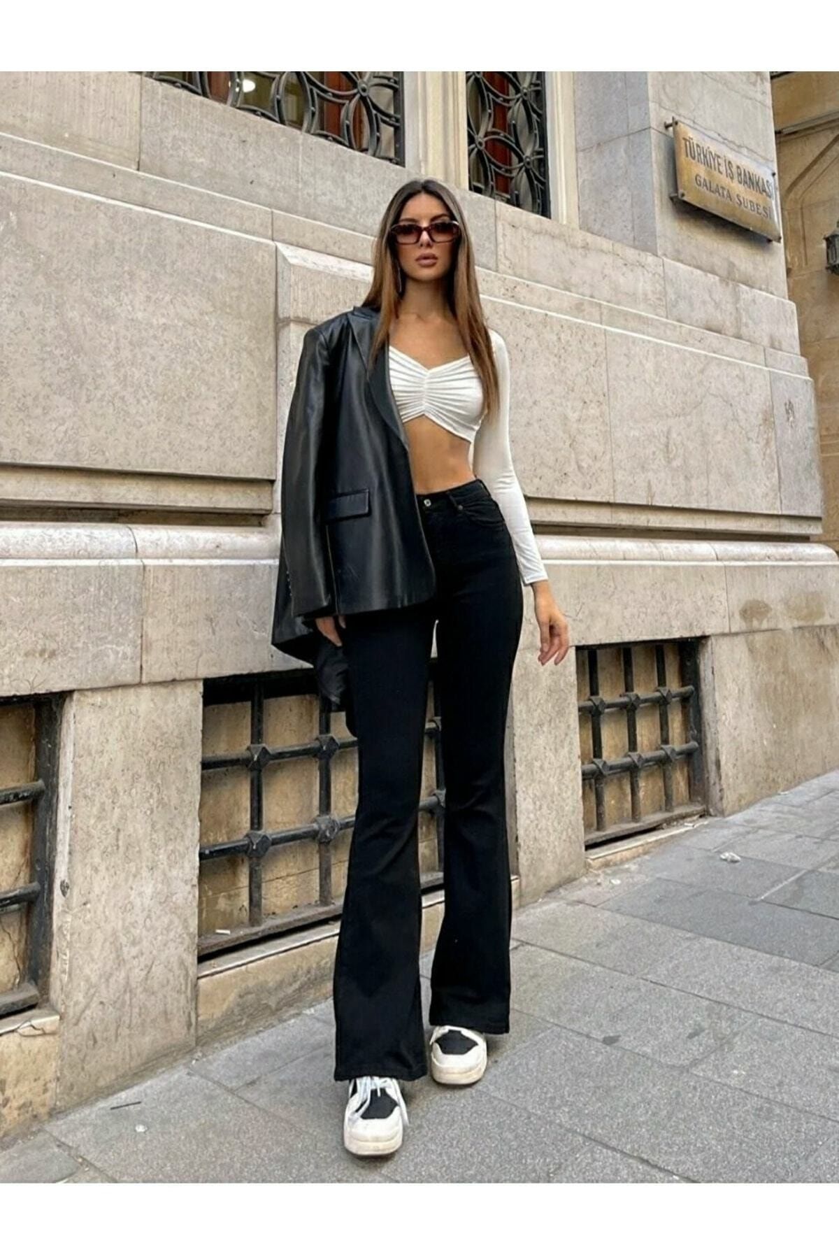 Ramrod-Schwarze Meva-2-Jeans mit ausgestelltem Bein, lichtecht und hoher Taille 3