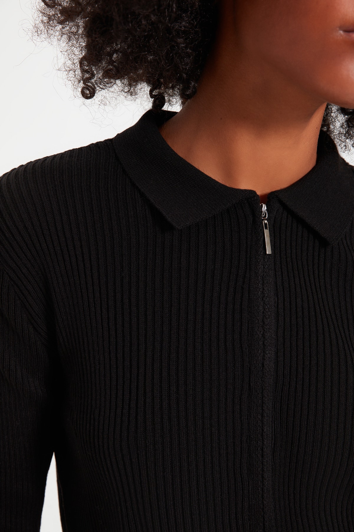 Trendyolmilla  Siyah Crop Fermuarlı Triko Hırka TWOAW21HI0154 - Görsel 5