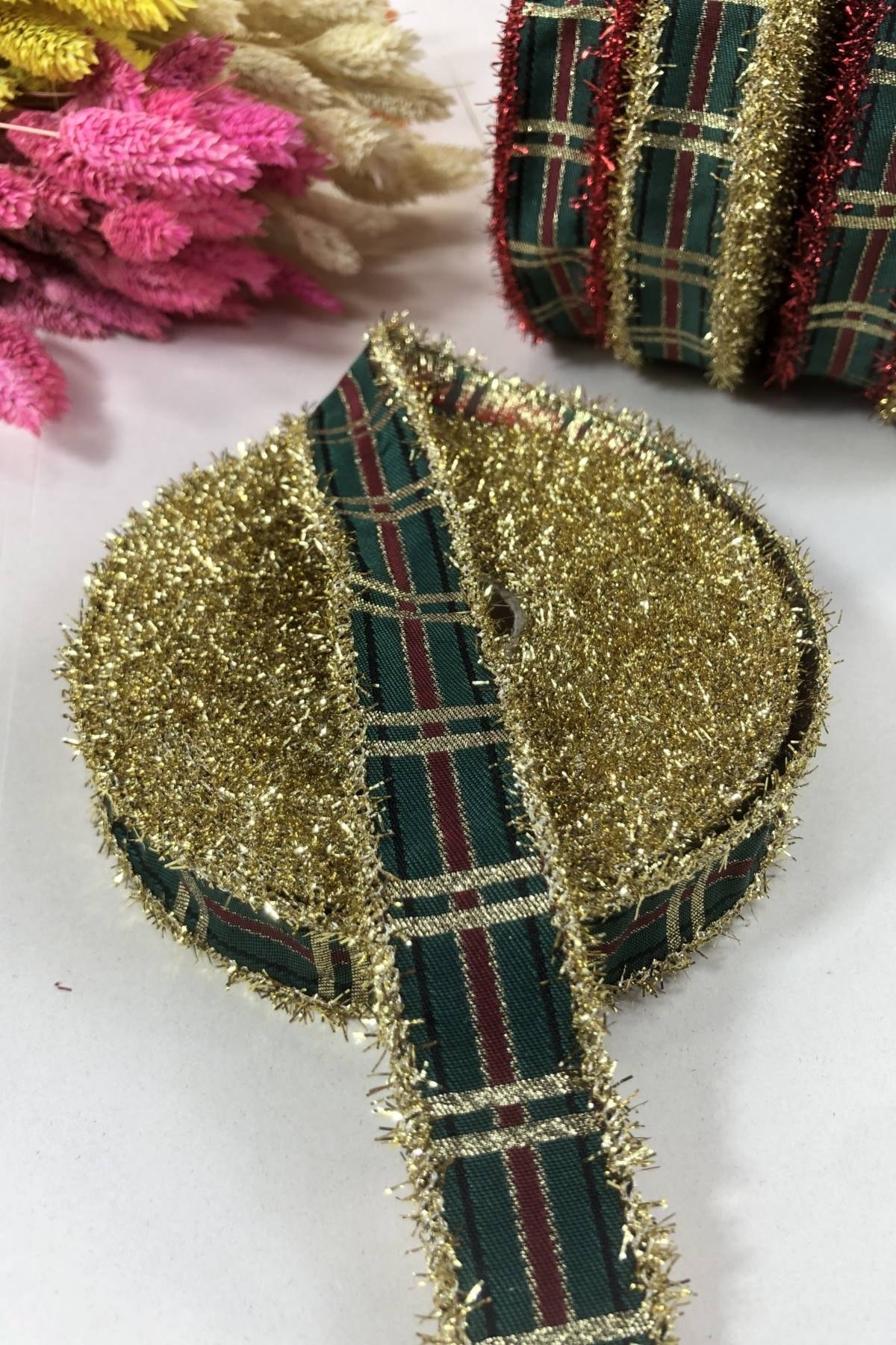 Hobigram Yeşil Kırmızı Ekoseli Gold Süslü Yılbaşı Kurdelesi 1 Metre Fiyatıdır – Kurdele, Şık Tasarım – Kurde