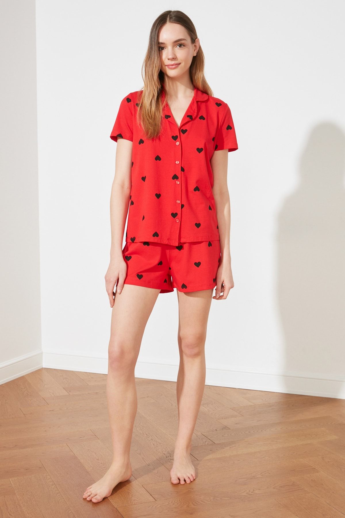 Trendyol Collection-Rotes Baumwoll-Shorts-Pyjama-Set mit Herzen – THMSS21PT0756 10