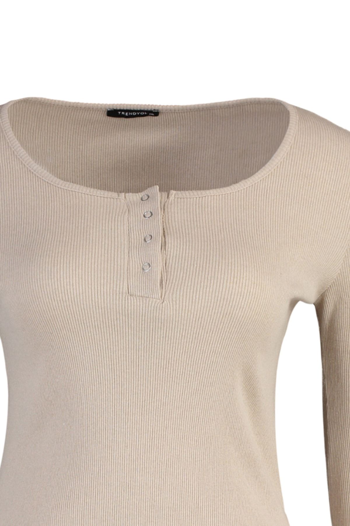 Trendyol Curve-Plus Size Beige Knitted Crop Blouse - Pool Collar and Snap Detail Tbbaw23Af00030 6
