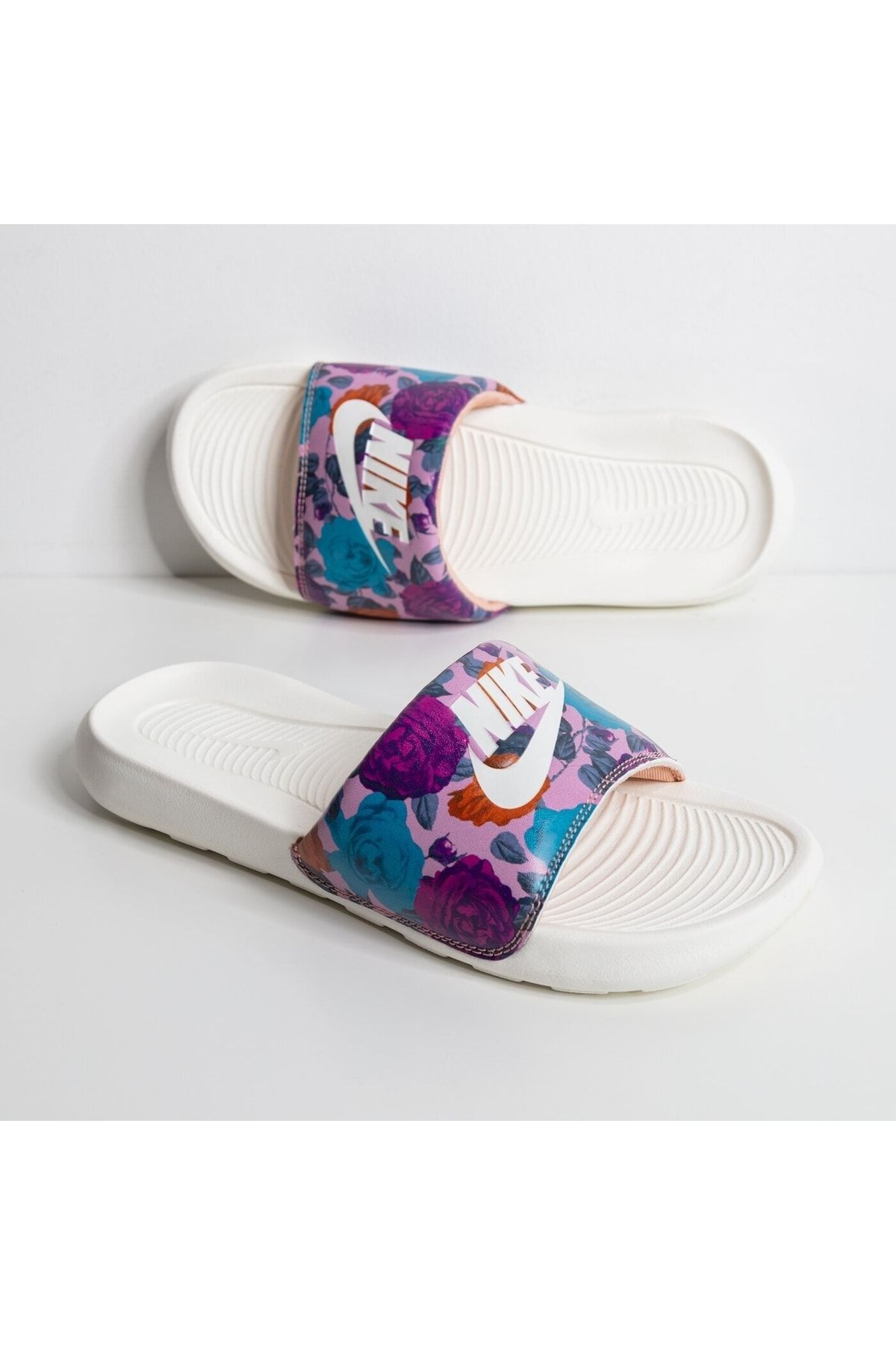 Nike Victori One Slide Women s Slippers Cn9676 600