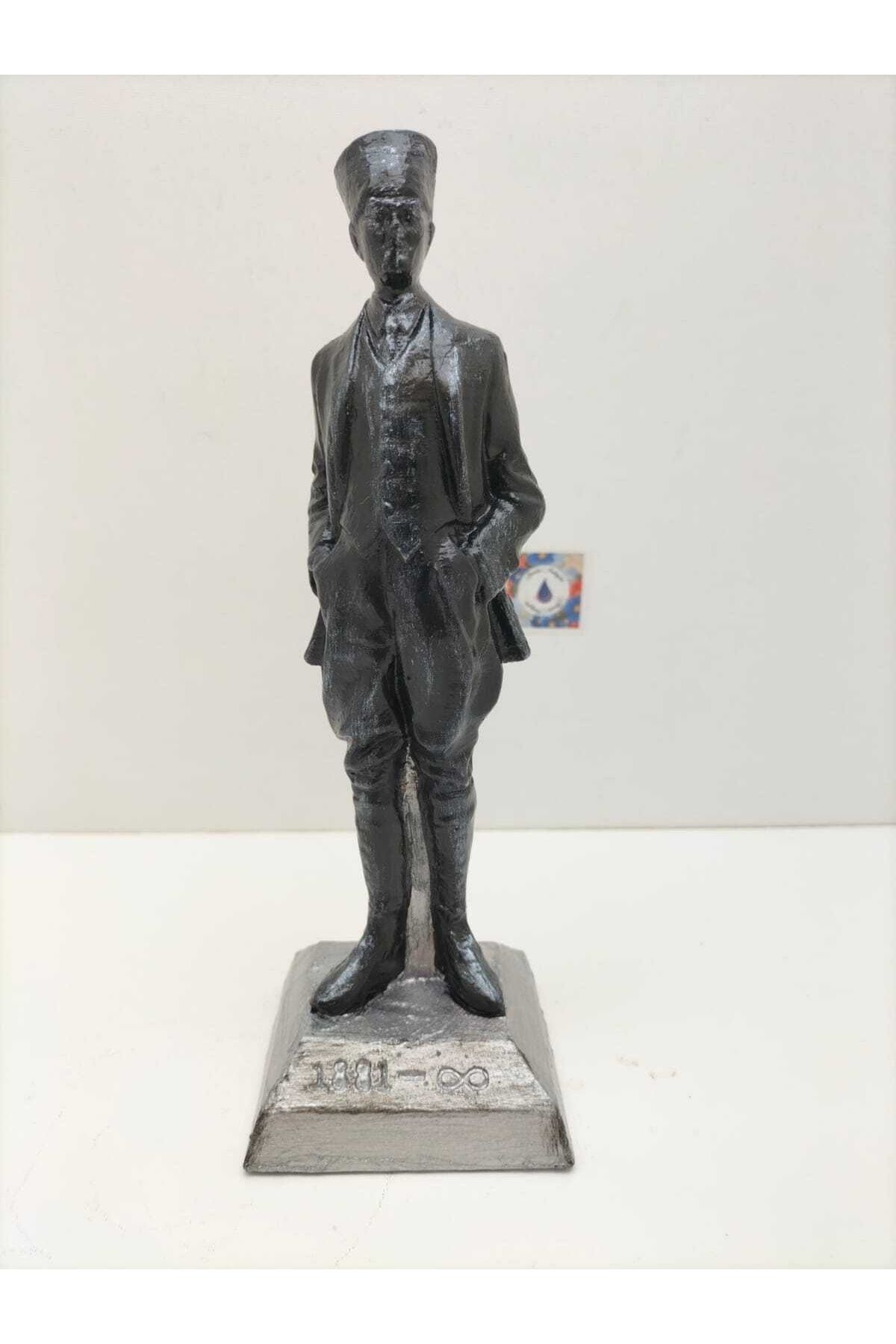 Mustafa Kemal Atatürk Heykeli + Atatürk Büst Hediyeli Set