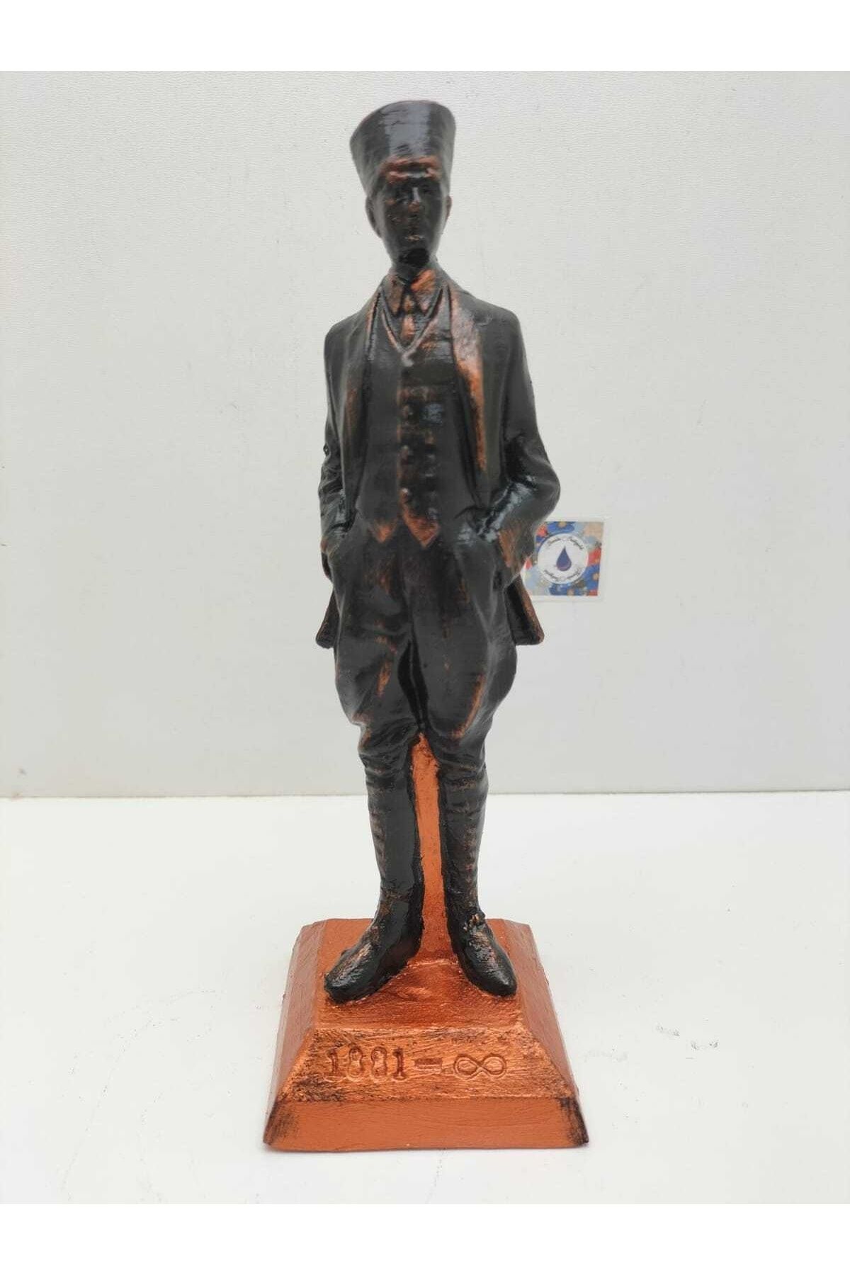 Mustafa Kemal Atatürk Heykeli + Atatürk Büst Hediyeli Set