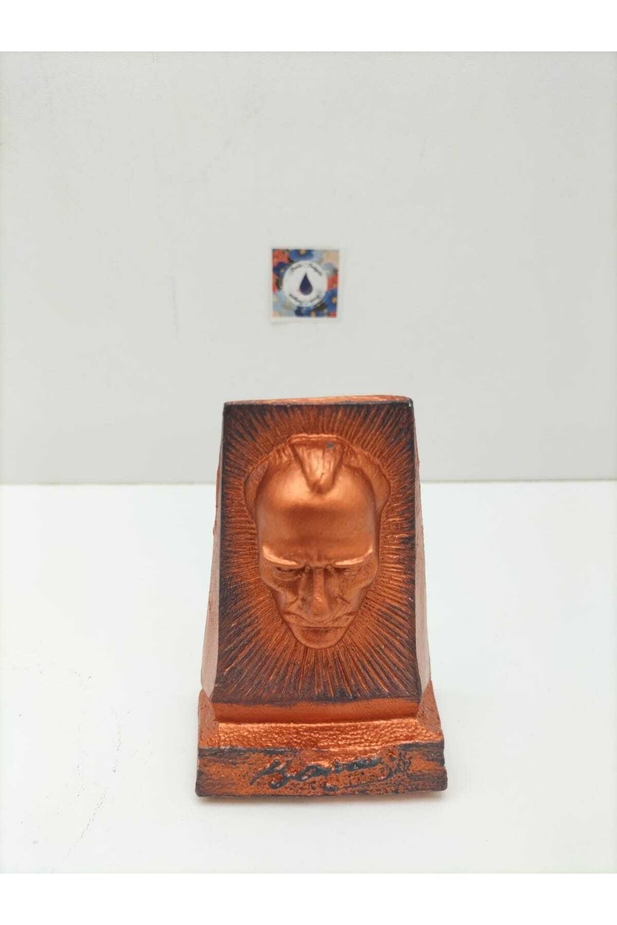 Mustafa Kemal Atatürk Heykeli + Atatürk Büst Hediyeli Set