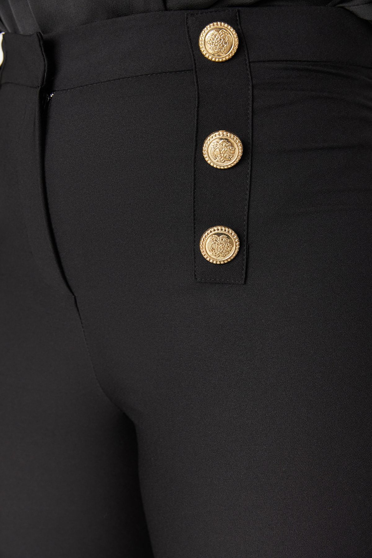 Trendyol Curve-Pantaloni negri cu nasturi, eleganti, cu picior spaniol - TBBAW23AR00057 3