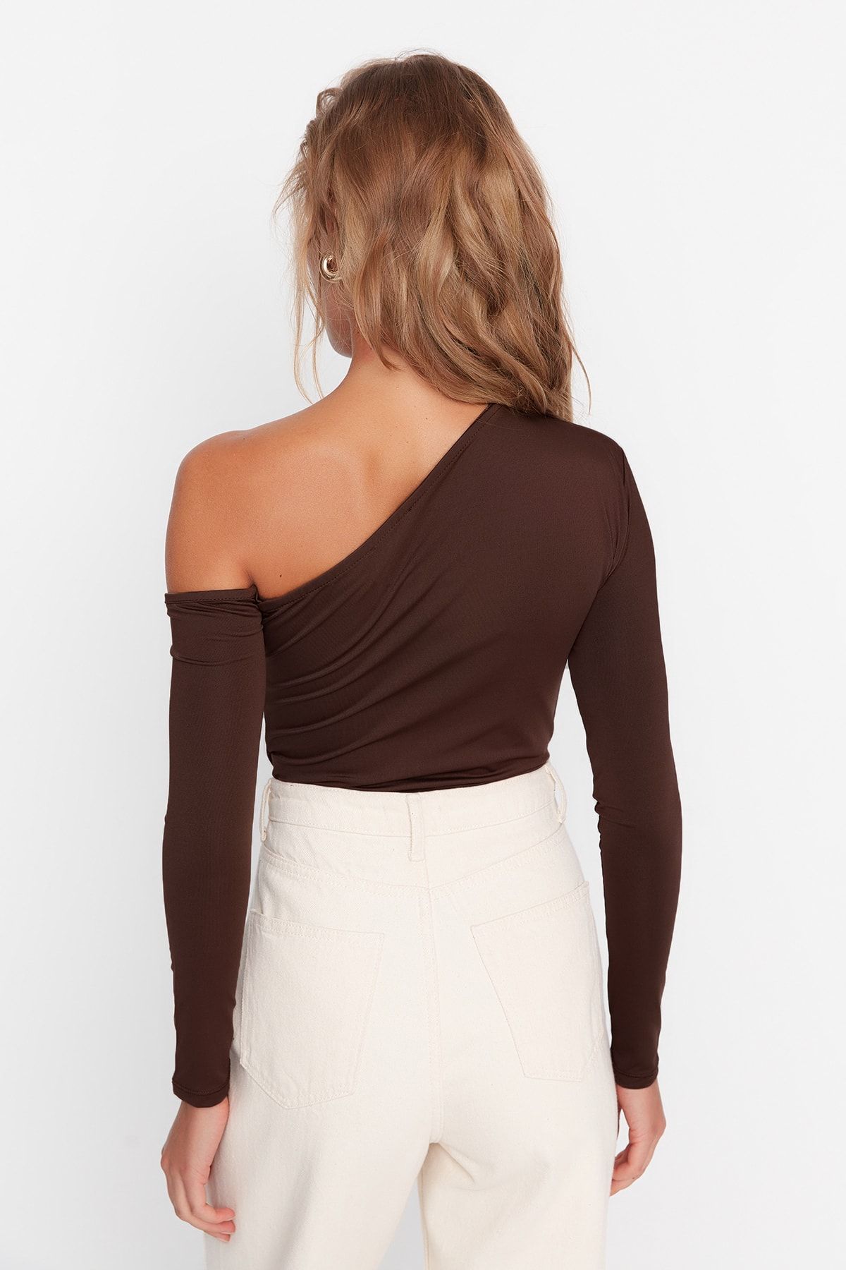 Trendyol Collection-Brauner, asymmetrischer Kragen, langärmeliger Stretch-Strickbody mit Druckknöpfen TWOAW22BD0080 5