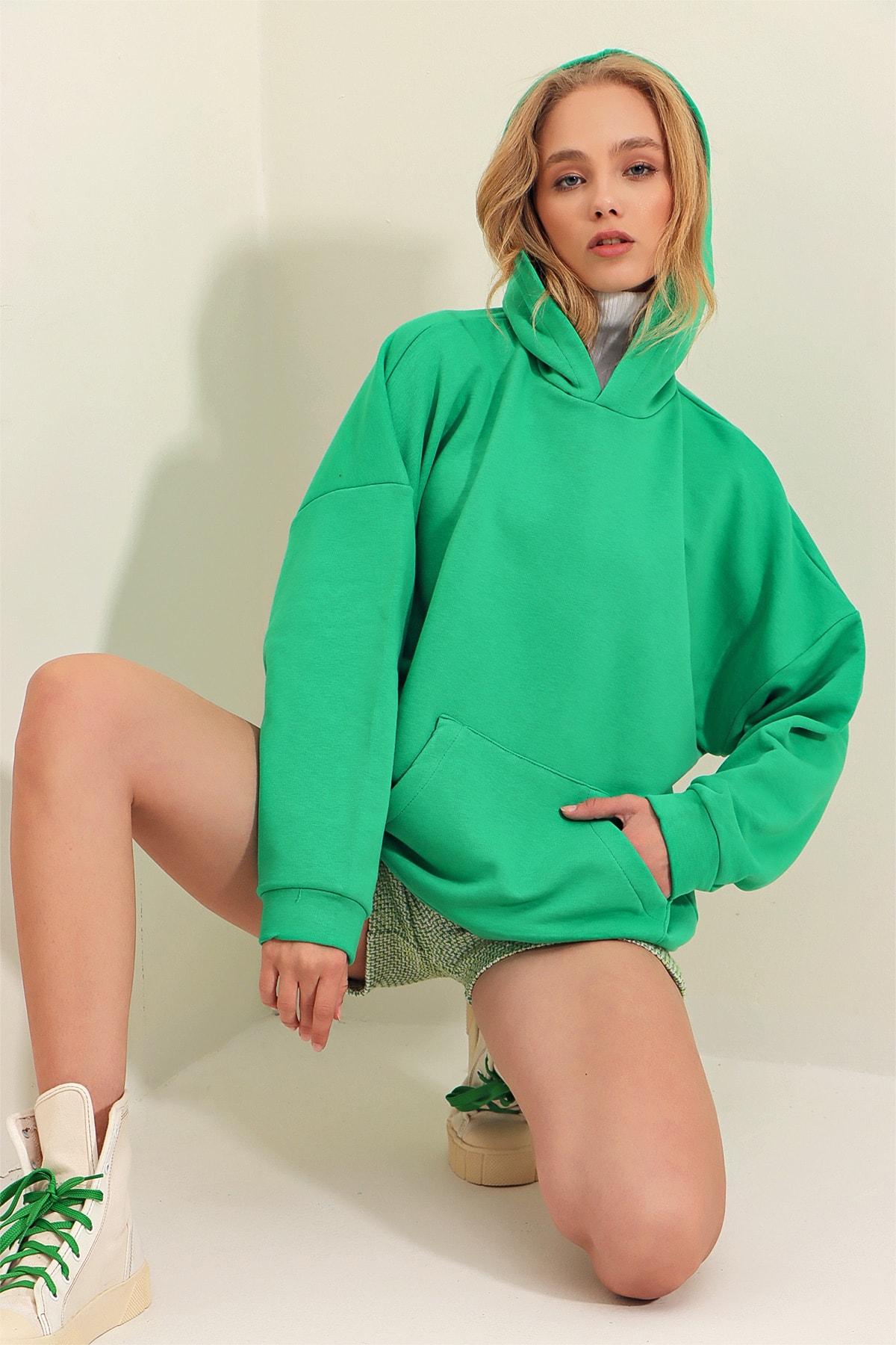 Trend Alaçatı Stili Sweatshirt Grün Regular Fit
