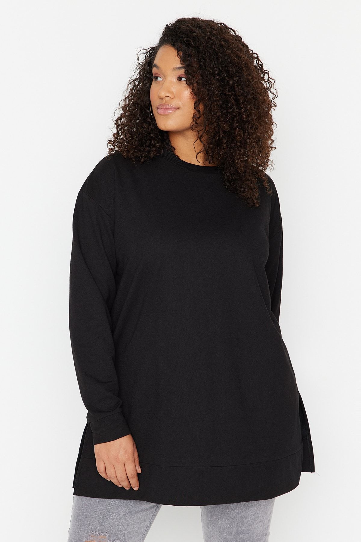 Trendyol Curve-Schwarzes, dünnes, detailliertes Strick-Sweatshirt mit Schlitz TBSSS22SW0173 4