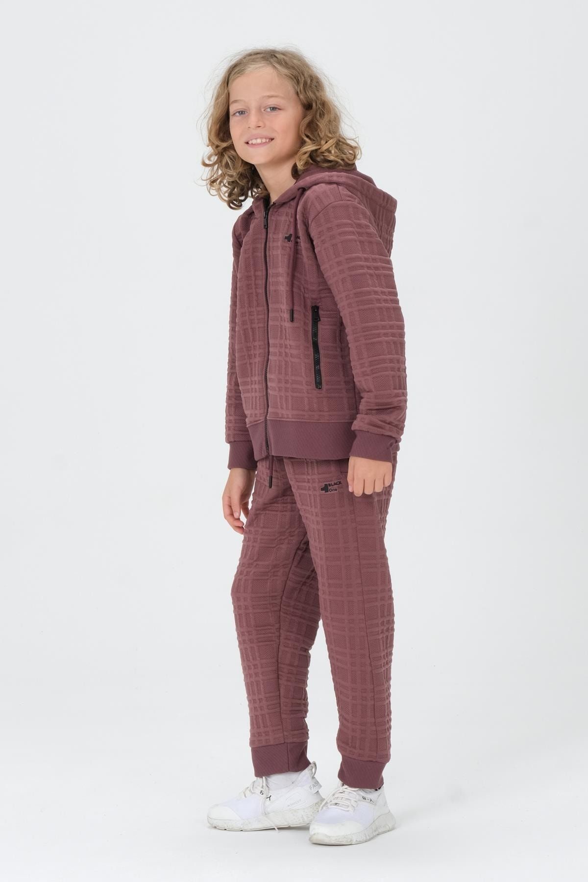 complete the look image