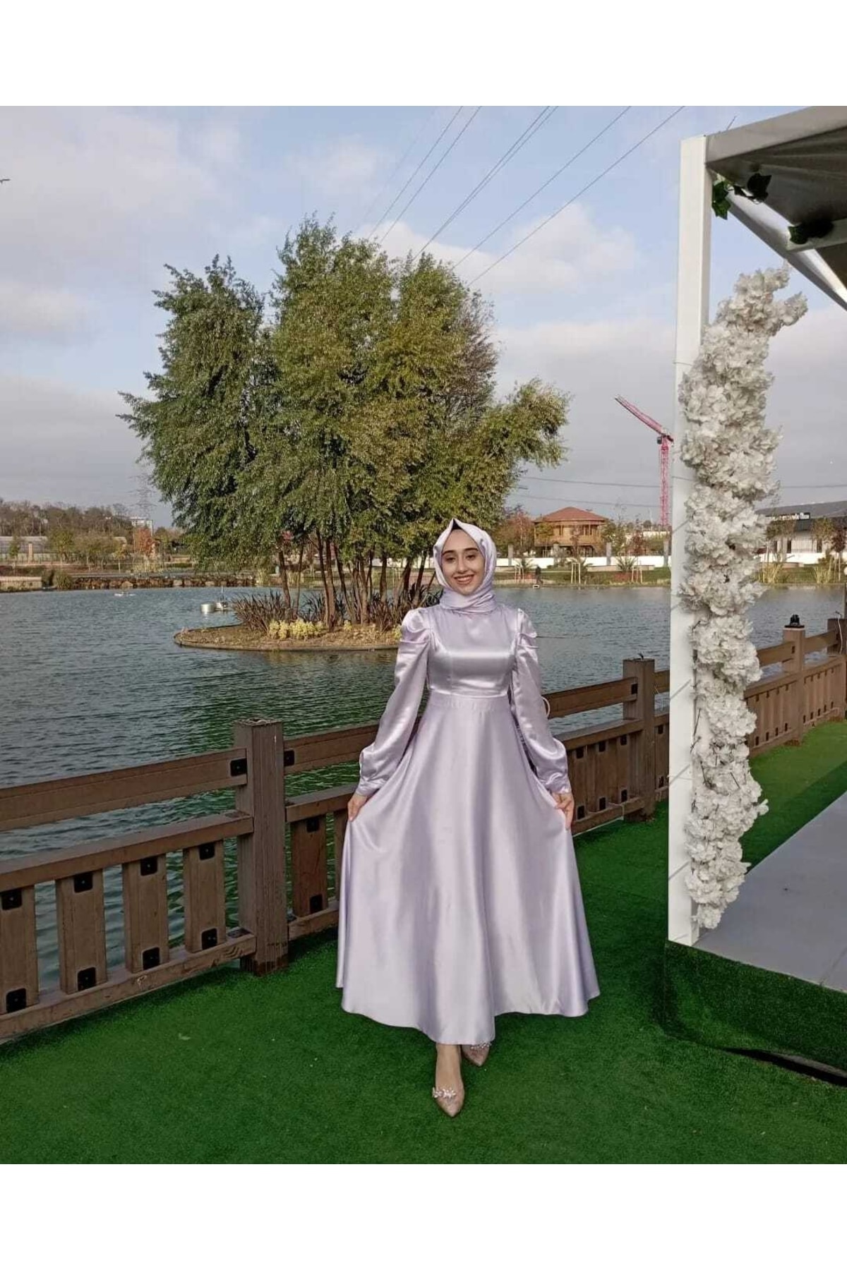 sağlam tasarım Lila Krep Saten Kolları Bağcıklı Şık Tesettür Abiye Elbise