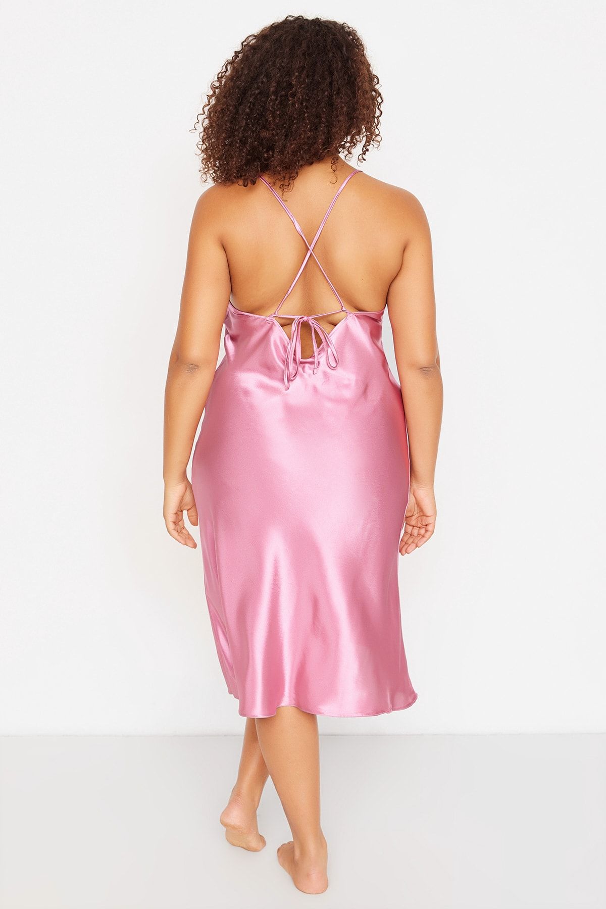 Trendyol Curve-Rose Dry Satin Woven Back Detailed Nightgown Tbbss22Gc00001 5