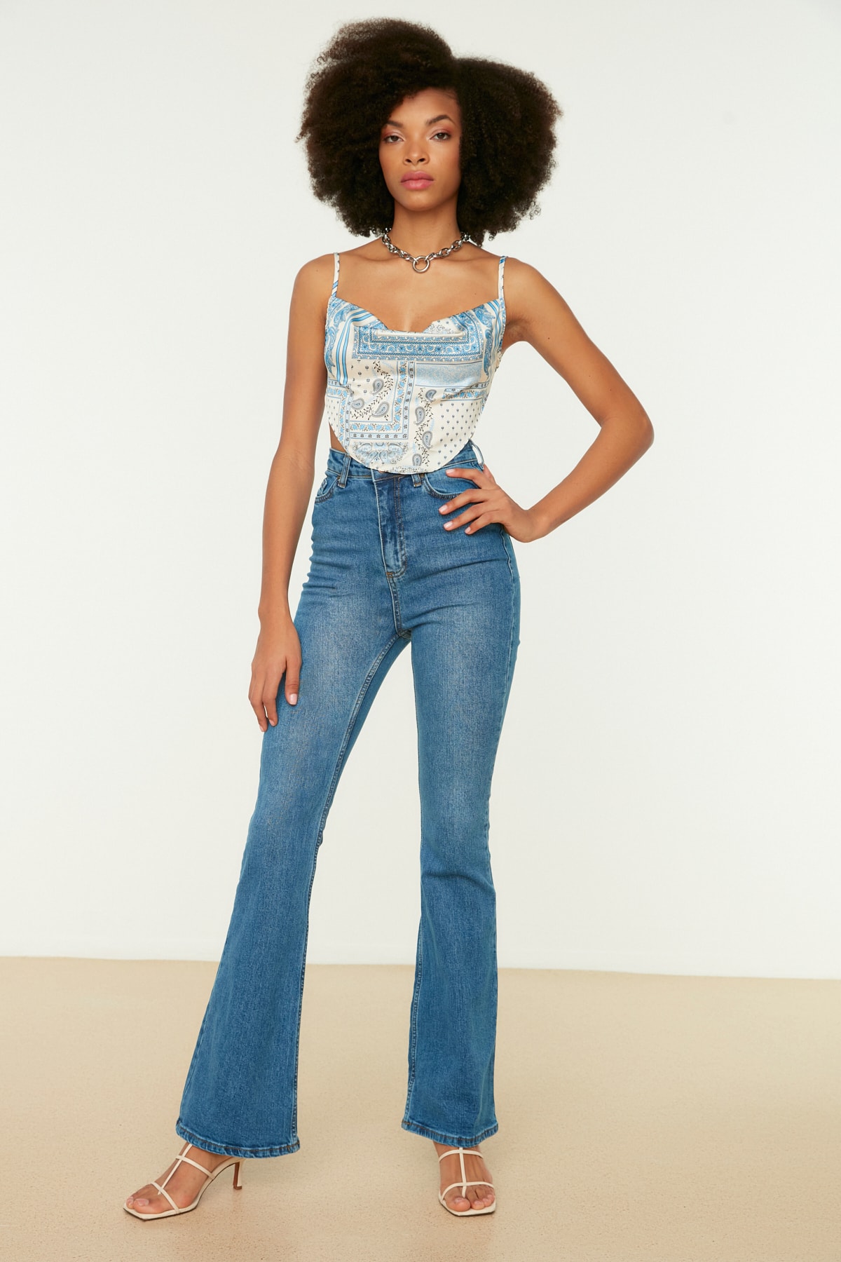 Trendyol Collection Jeans Blau Bootcut FR6747