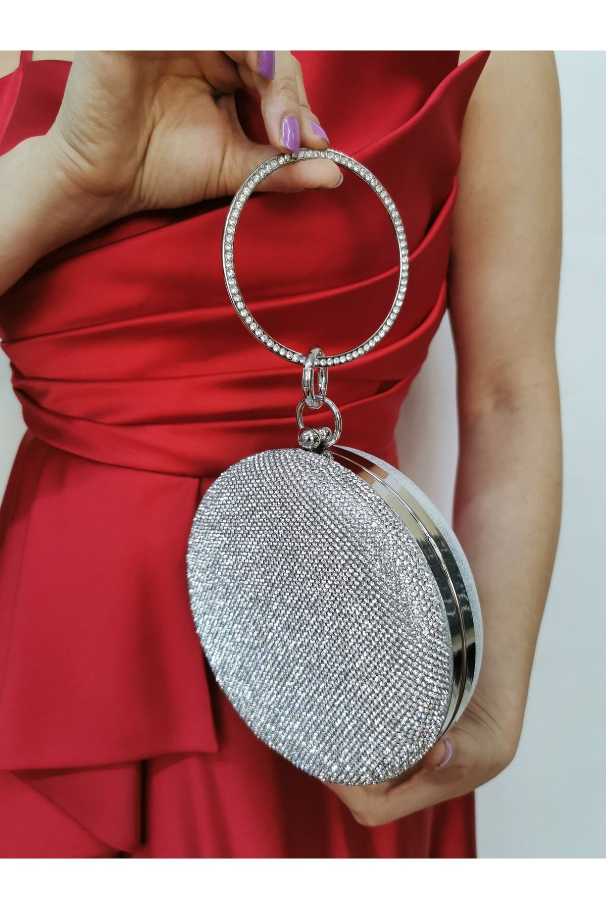 Silver best sale round clutch