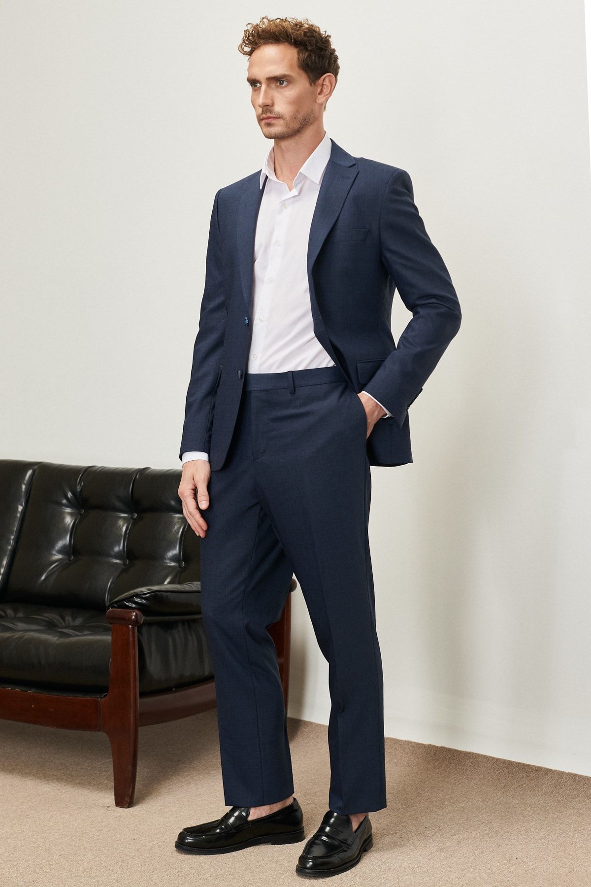 ALTINYILDIZ CLASSICS Erkek Lacivert Slim Fit Dar Kesim Mono Yaka Desenli Yünlü Takım Elbise MB11421