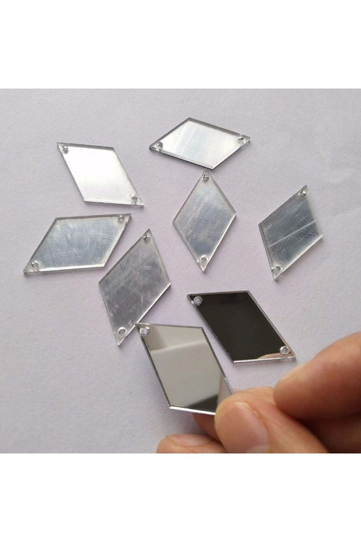 تزیینات سال نو خاکستری عملکرد سیاه چشم به طور کامل 4CM 100 PCS Aker Hediyelik