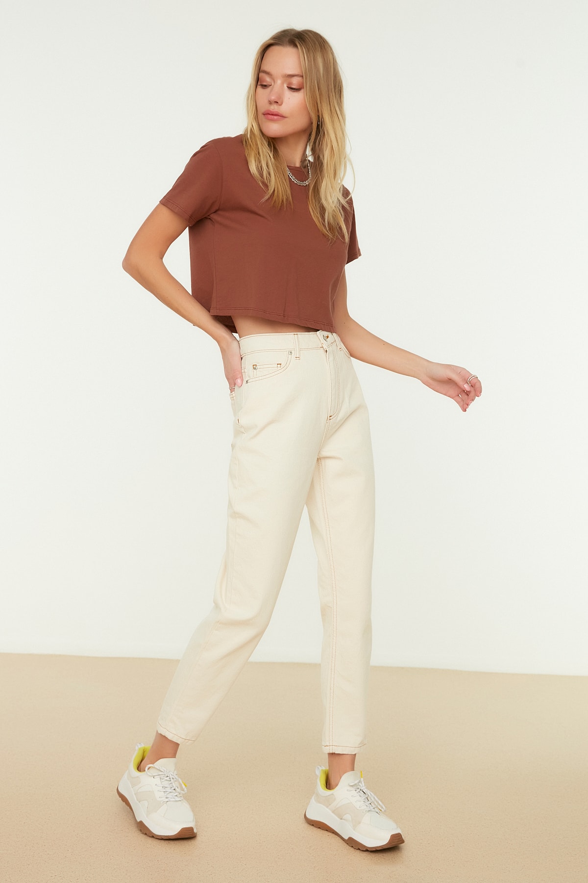Trendyol Collection Jeans - Cream - Mom