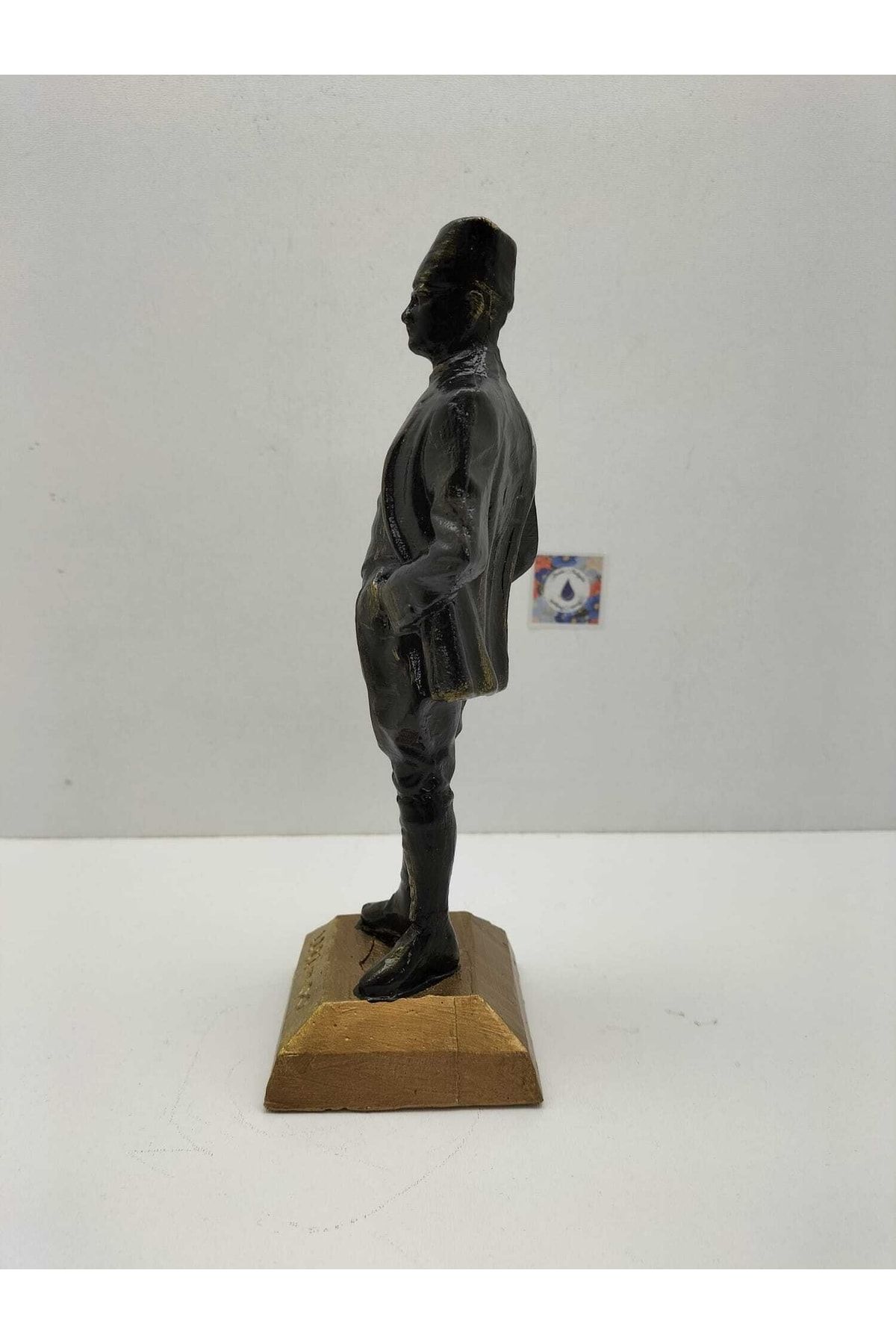 Mustafa Kemal Atatürk Heykeli + Atatürk Büst Hediyeli Set