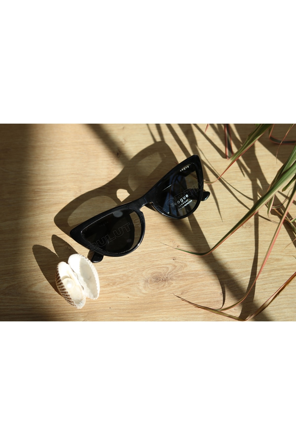 ووگ عینک آفتابی زنانه Vo5211-sm
