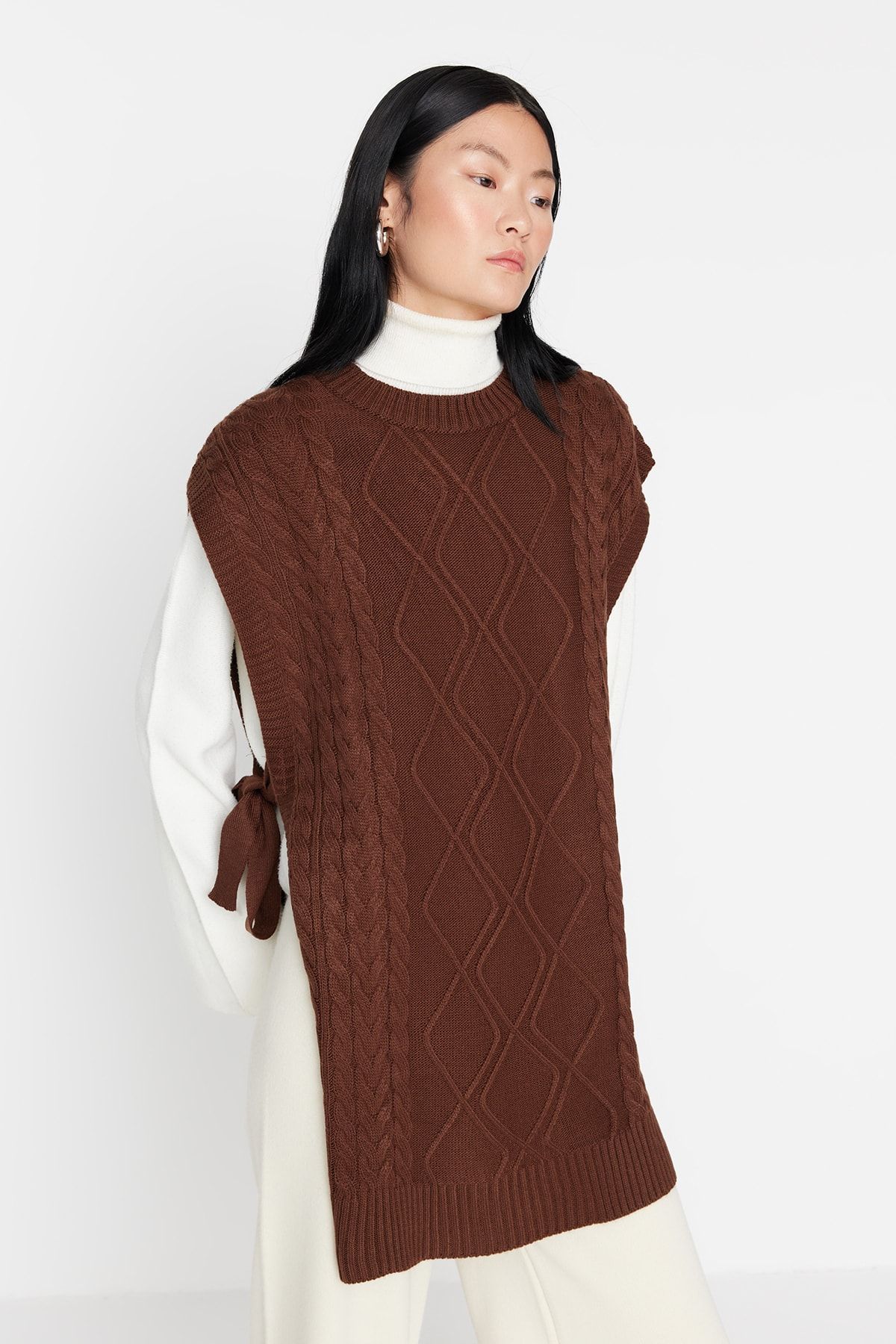 Trendyol Modest-Dunkelbrauner geflochtener Strickpullover zum Binden an der Taille TCTAW22UV0018 4