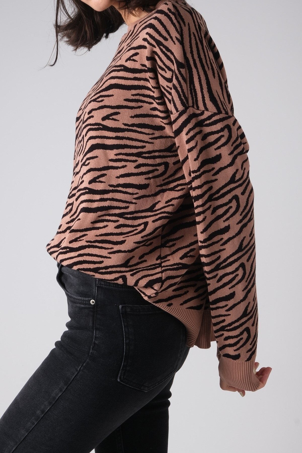 mioropa-Camel Color Zebra Pattern Women's Sweater 2