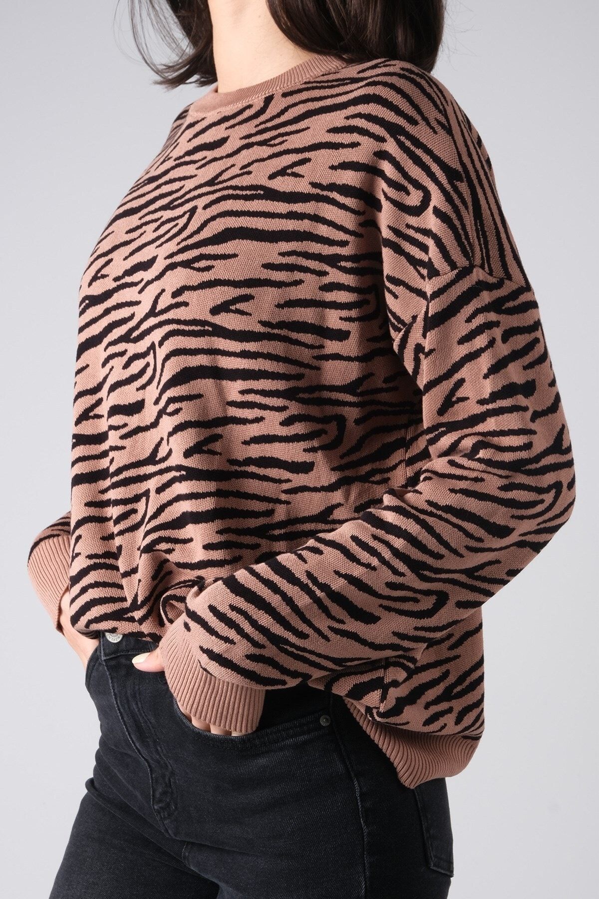 mioropa-Camel Color Zebra Pattern Women's Sweater 3