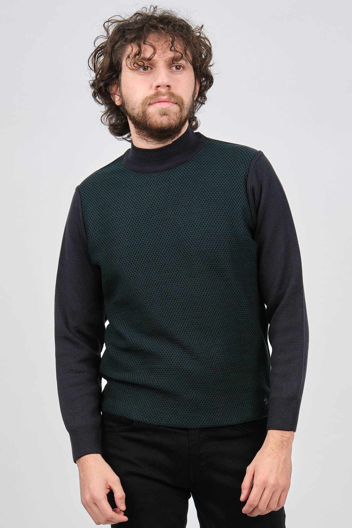 Turtleneck with vest online mens
