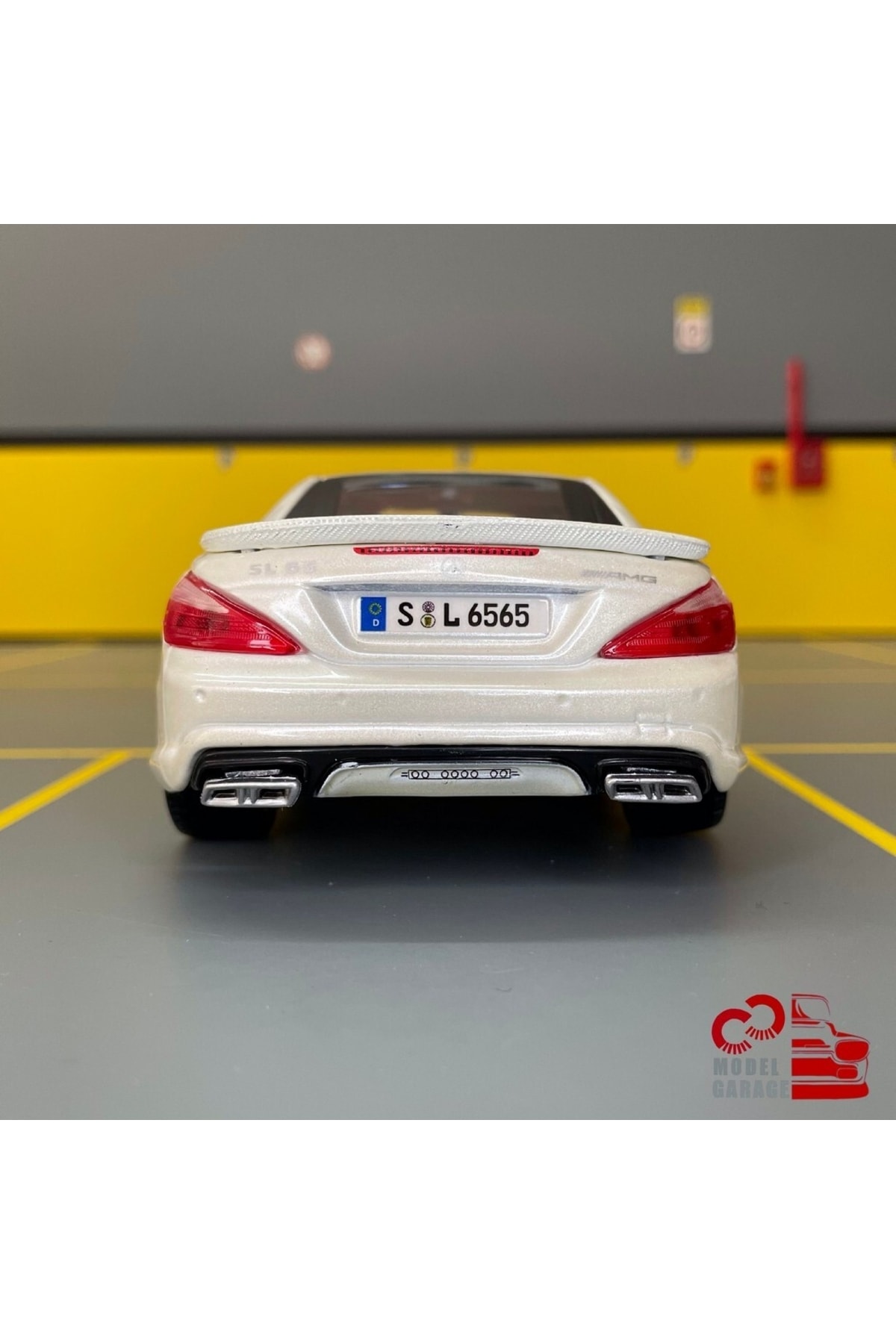 Burago Mercedes-benz Sl 65 Amg 1/24 Ölçek Diecast Metal Model