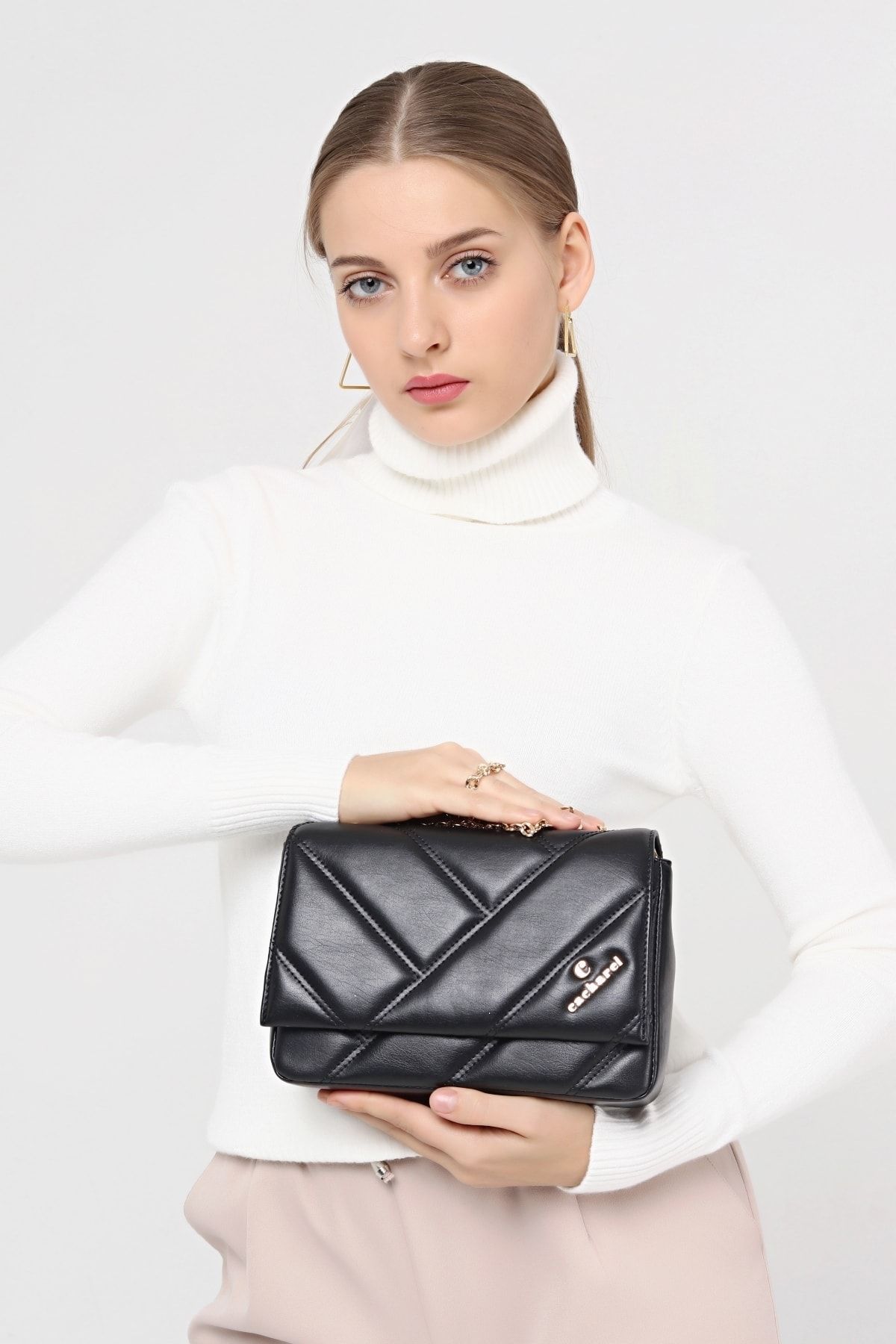 Plain black deals shoulder bag