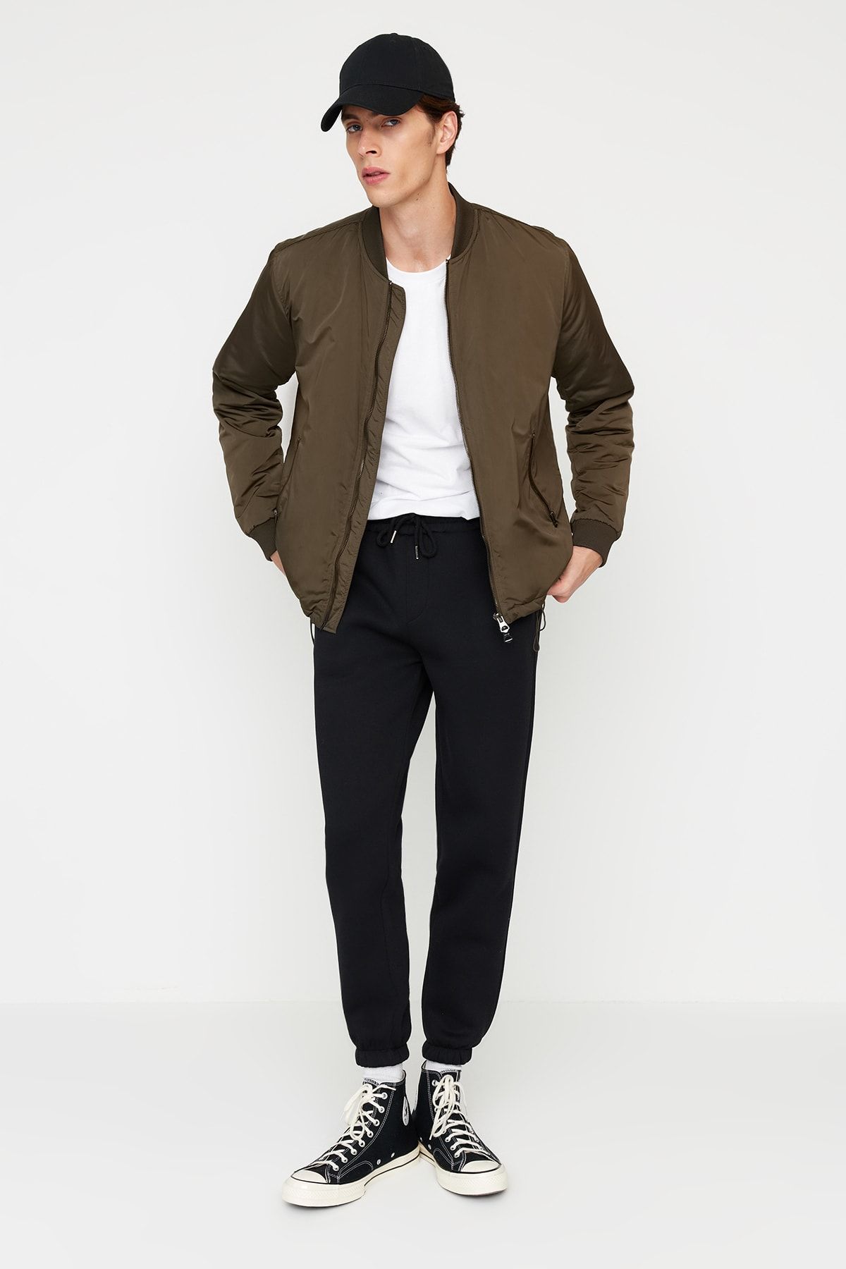 Trendyol Collection-Schwarze Fleece/warme Jogginghose – normaler Schnitt, elastisches Bein TMNAW22EA0346 12