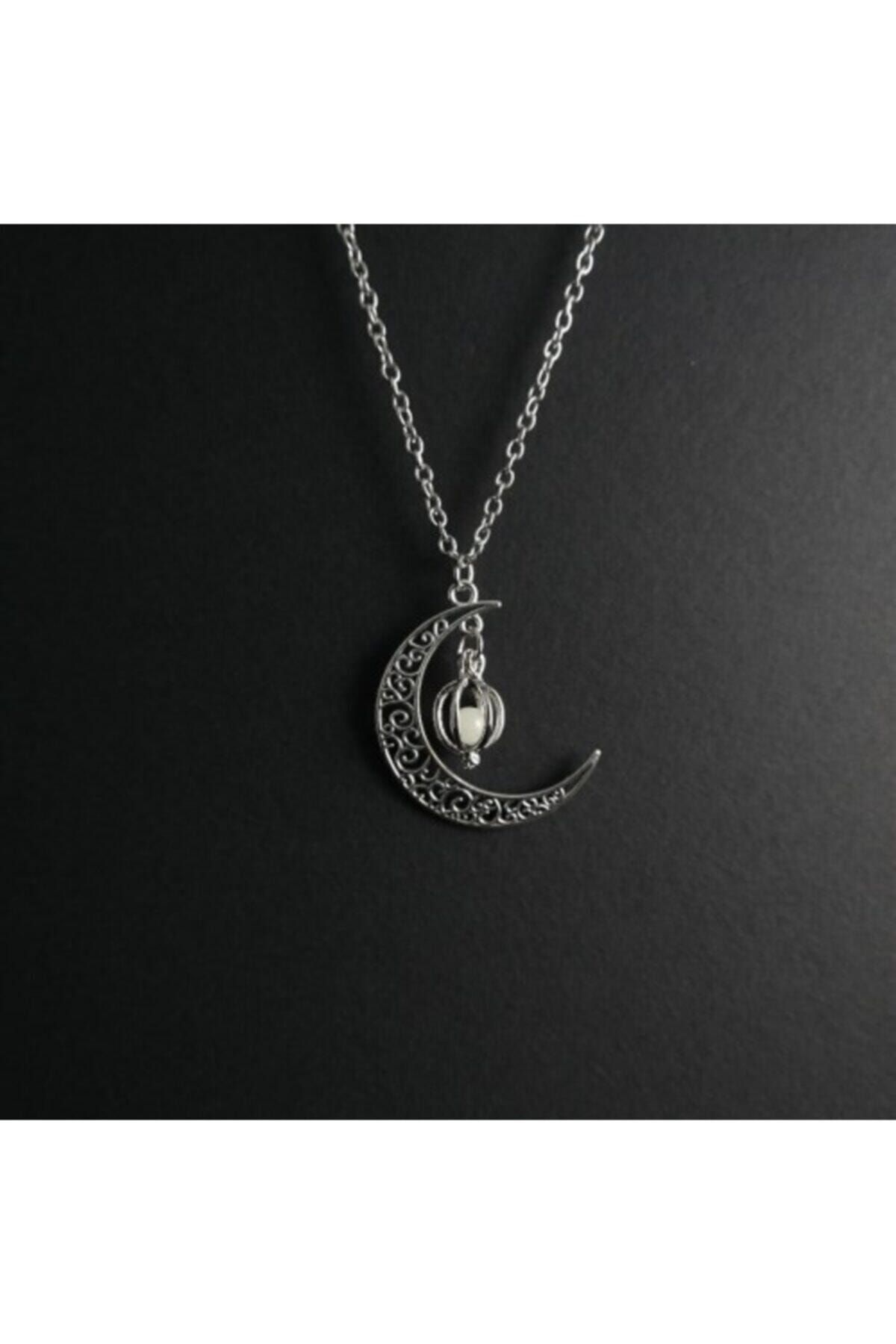 Black crescent moon 2025 necklace