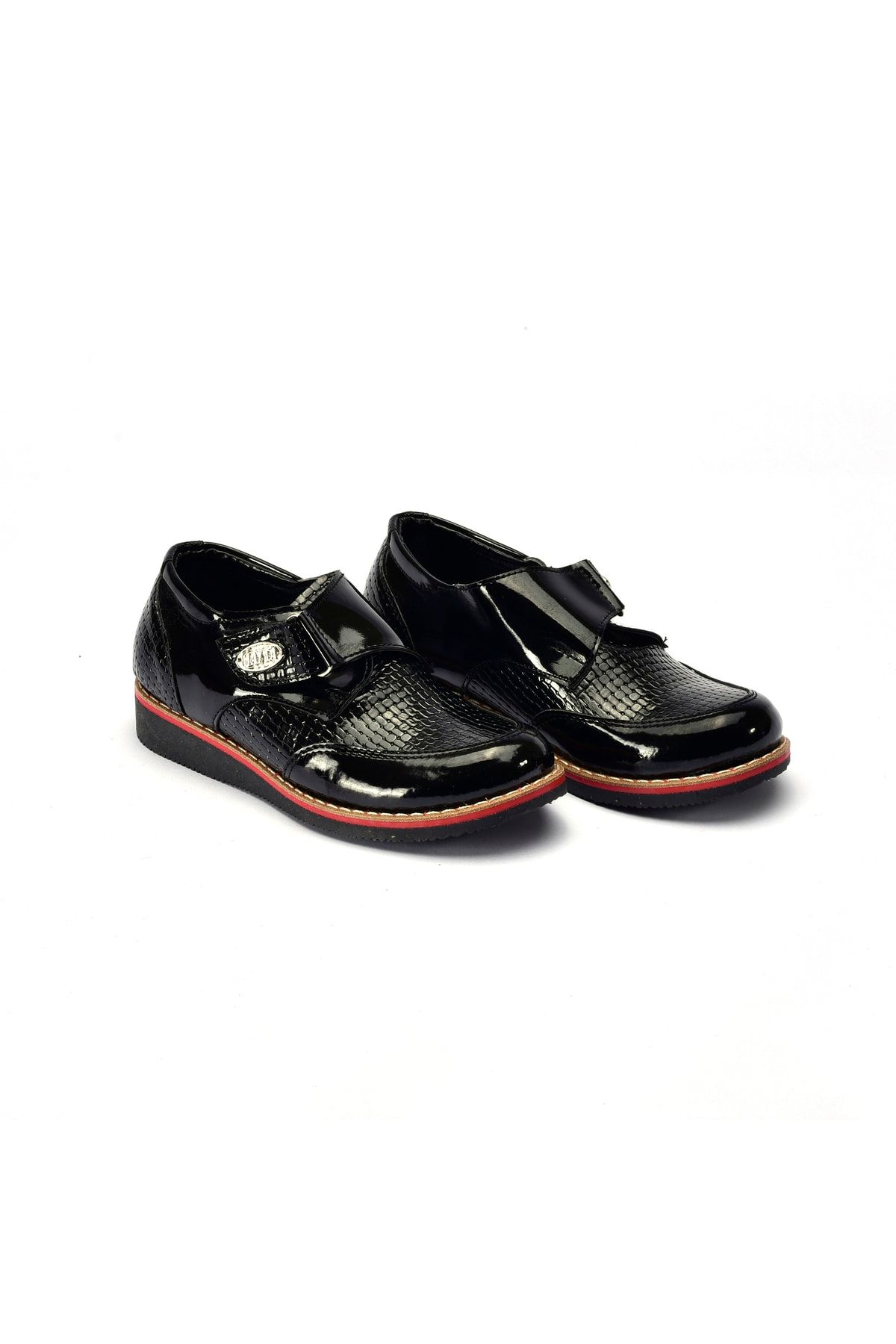 chaussures noires pour garçons