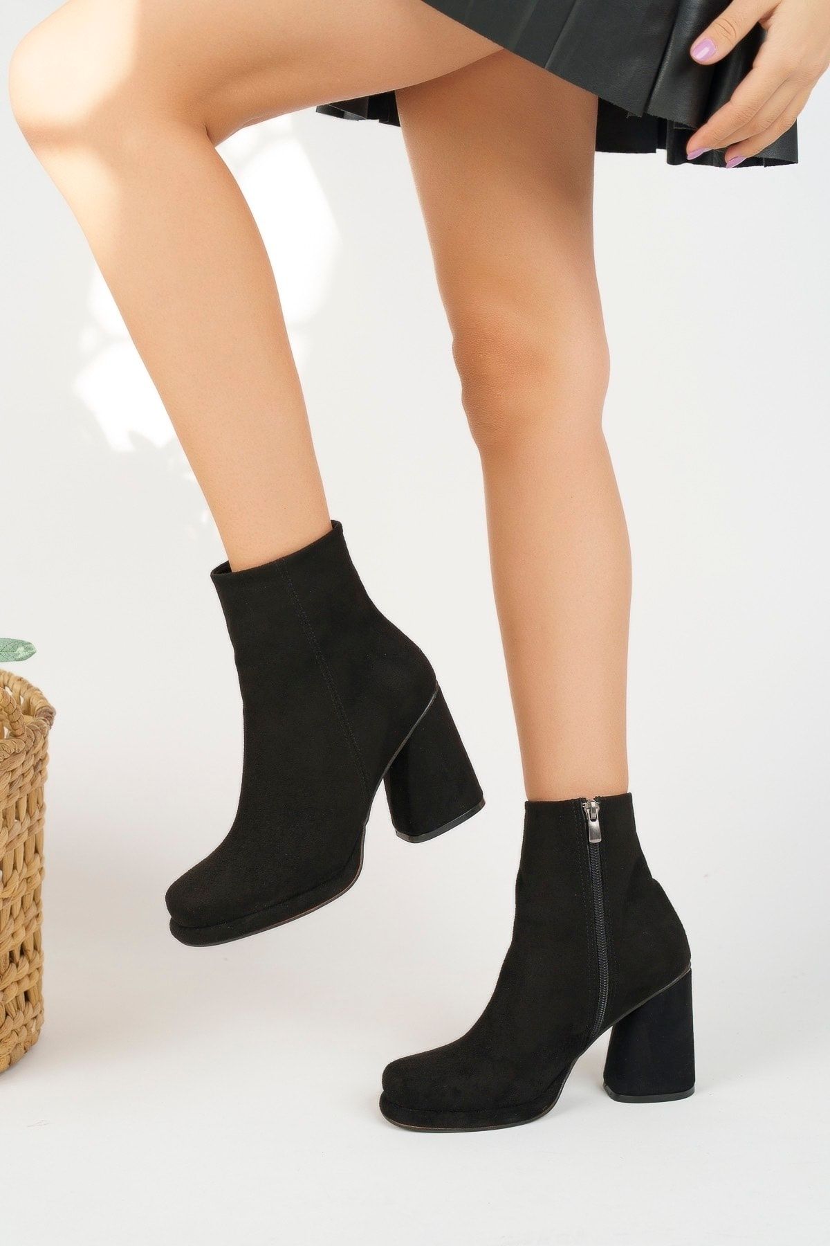 Favi Ayakkabı-Black Suede Zippered Platform Heeled Boots 3