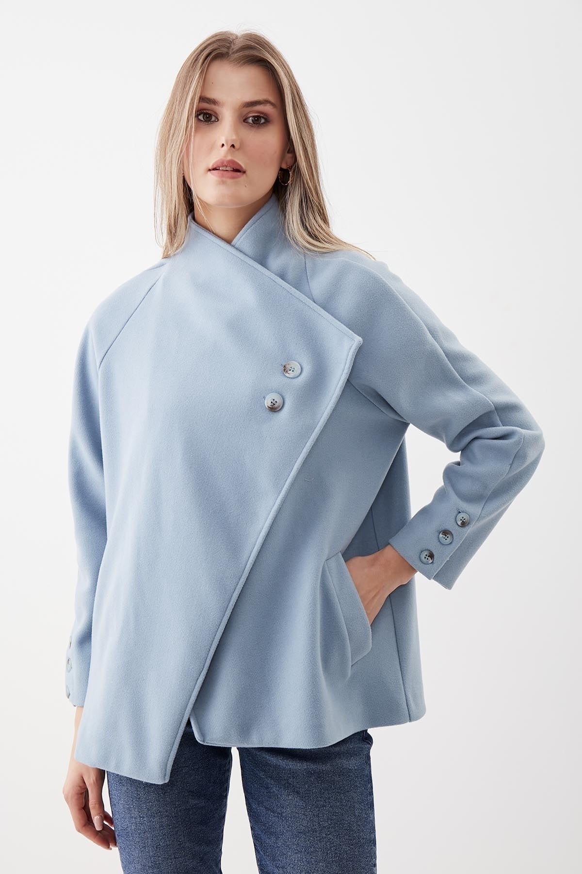 Vitrin Mantel Blau Zweireihig Fast ausverkauft SF7395