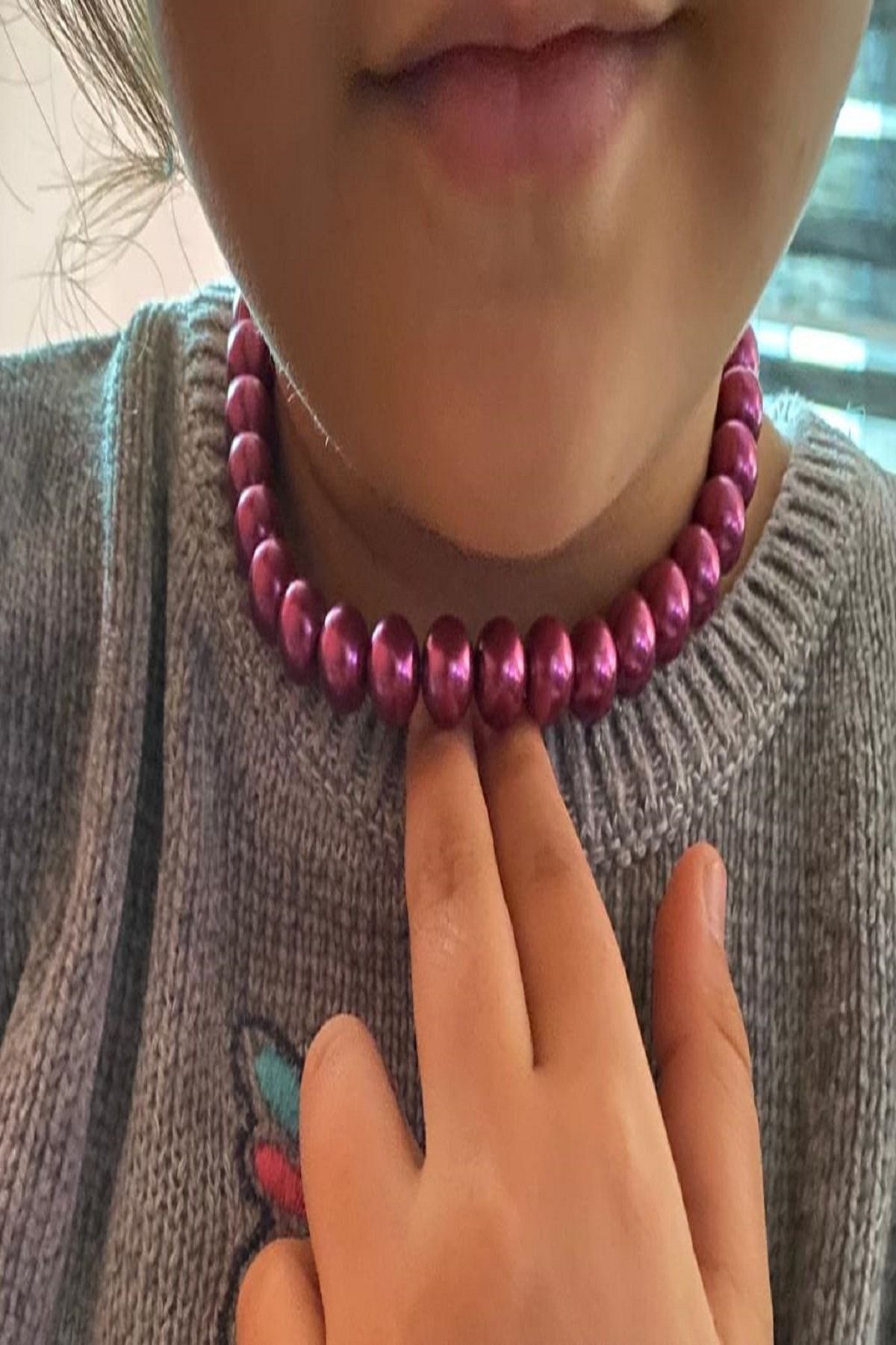 Burgundy bead necklace top