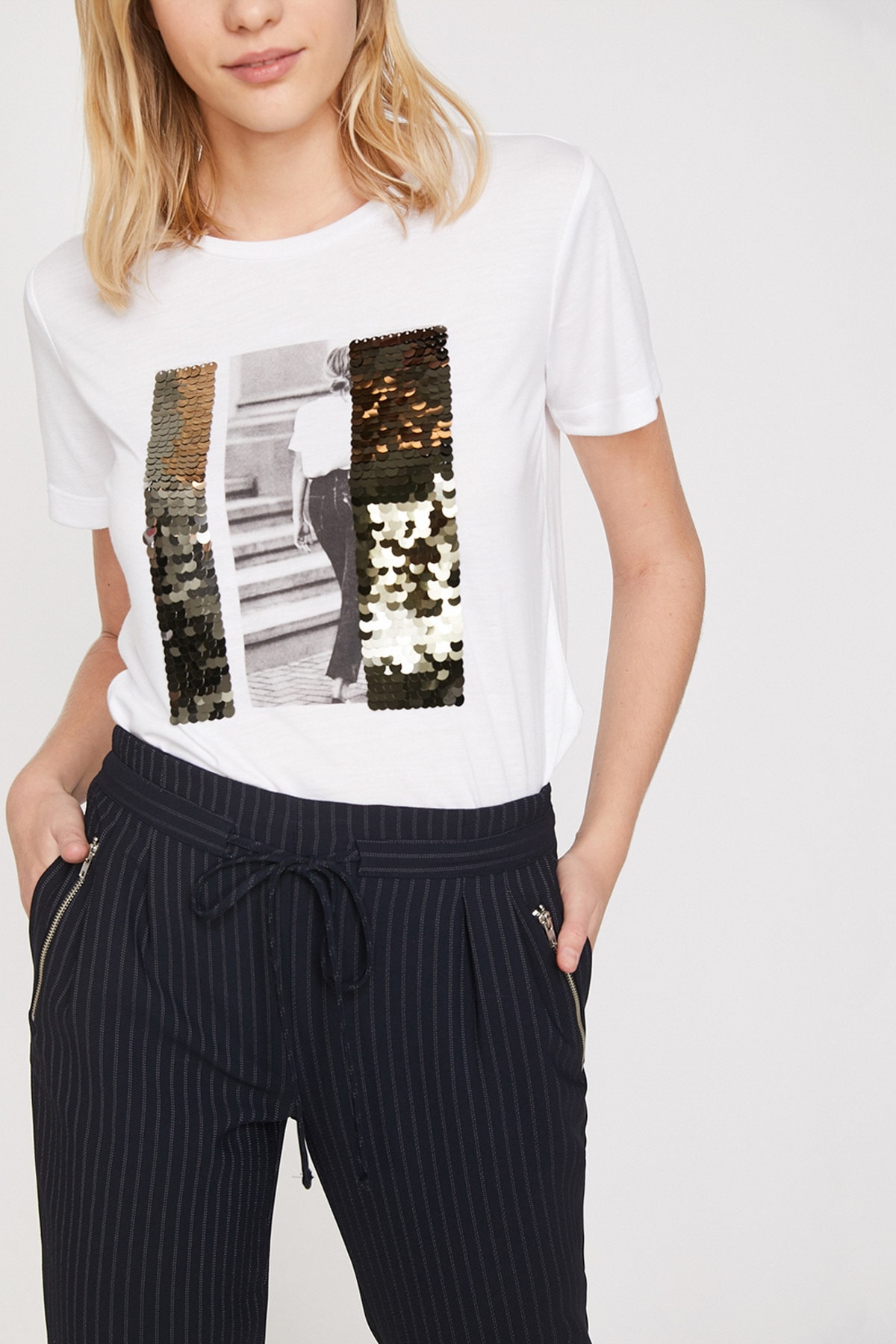 تیشرت کوتون 9YAK13688EK