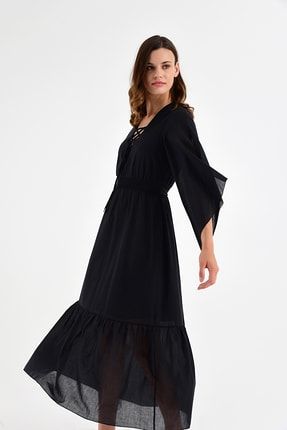 Kadın Siyah Yaka Ve Kol Detay Eteği Volanlı Elbise 20L6816