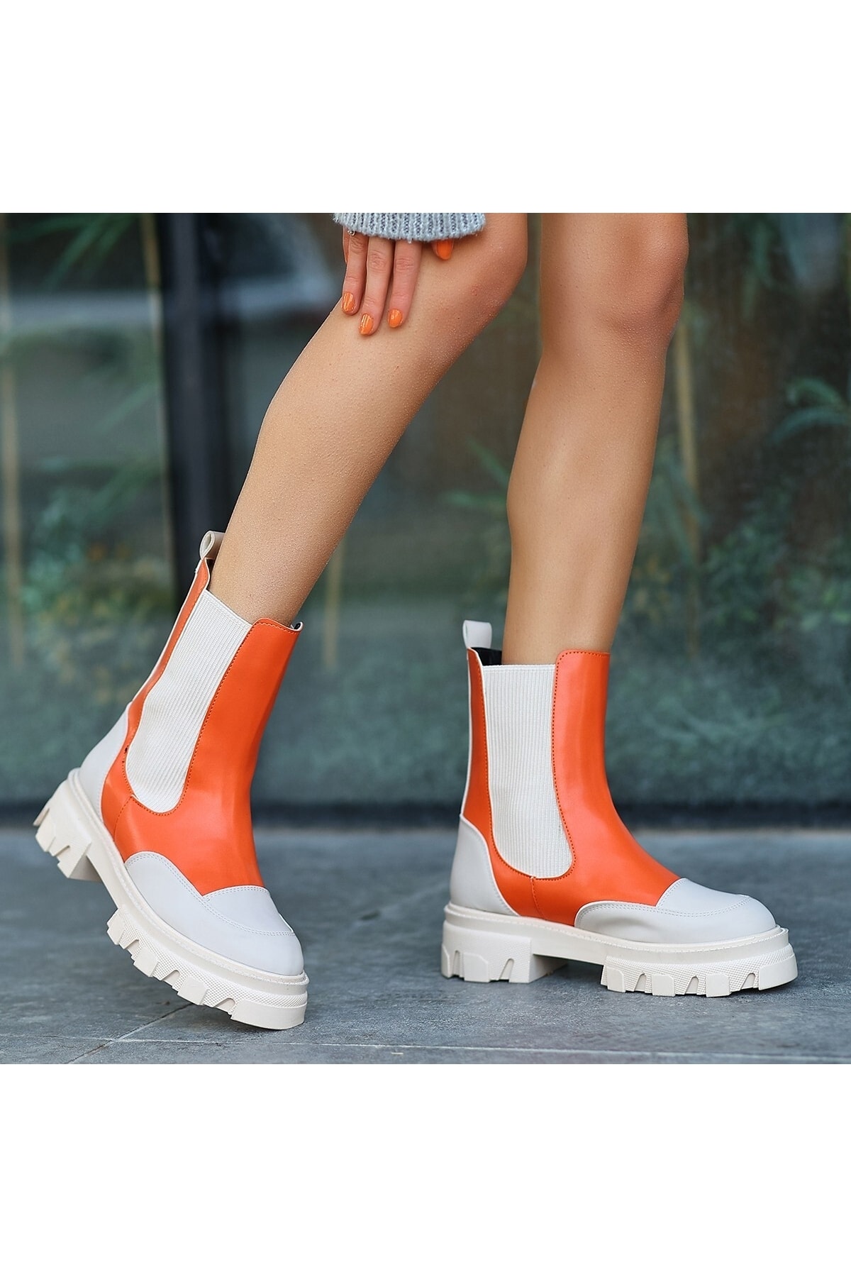 Joxi Turuncu Cilt Kadın Bot