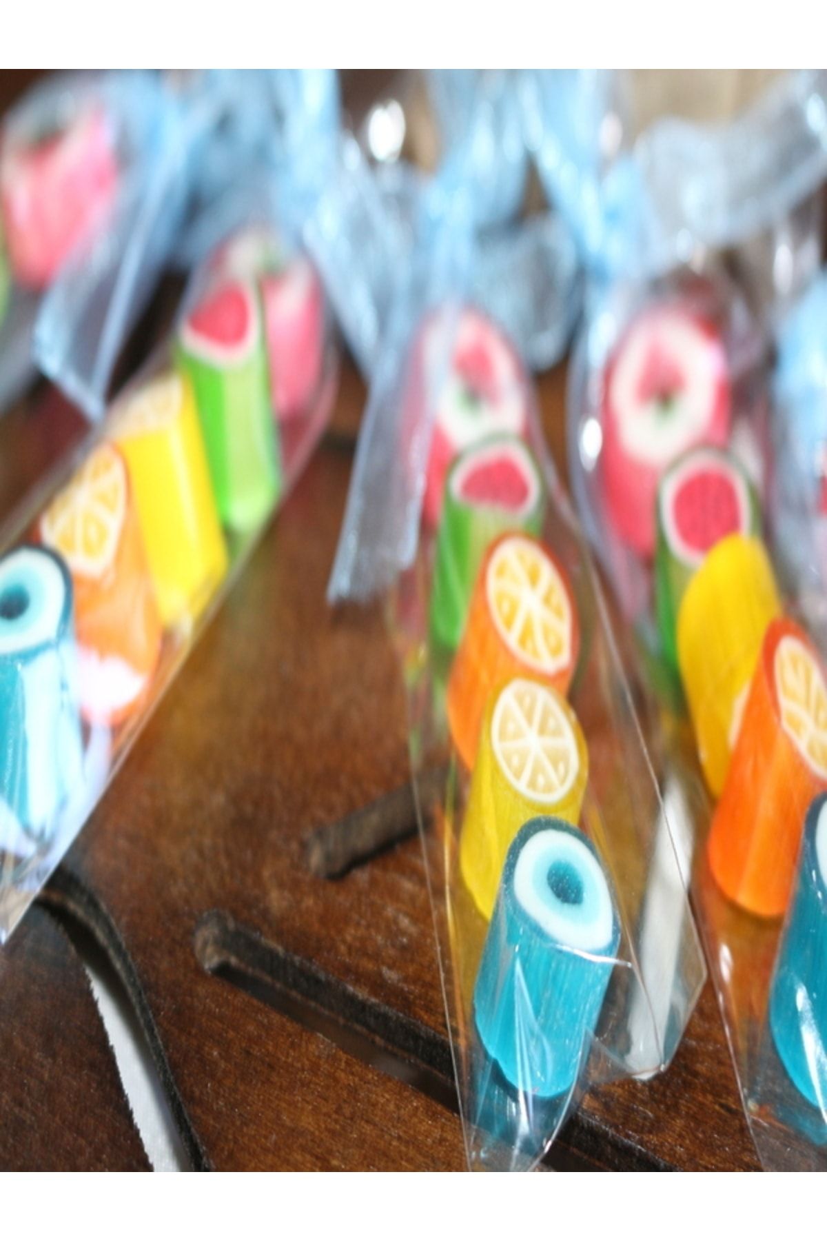 ŞEKERCİYAŞAR Çok Renkli Kalp Parmak Lolly Candy 24 Adet ZO8009