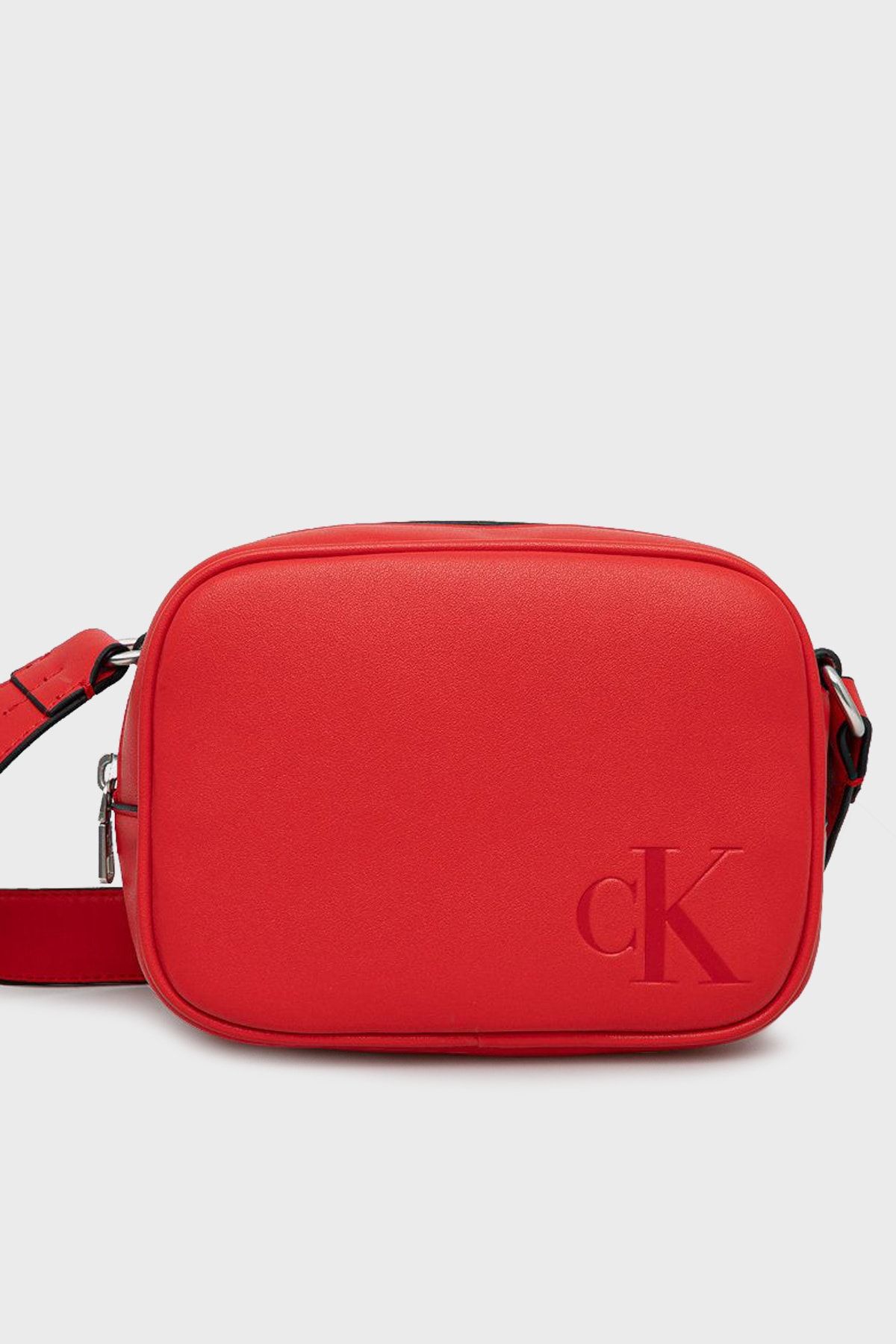 Calvin Klein Shoulder Bag in Red