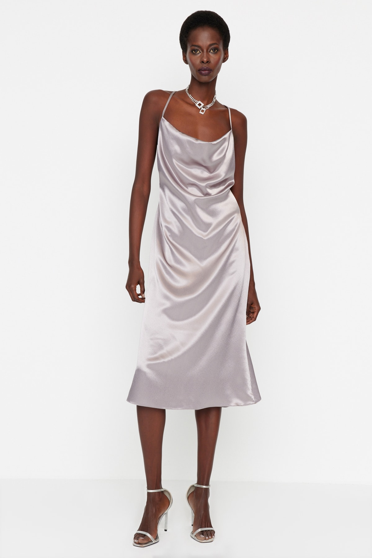 Trendyol Collection Kleid Silber Shift