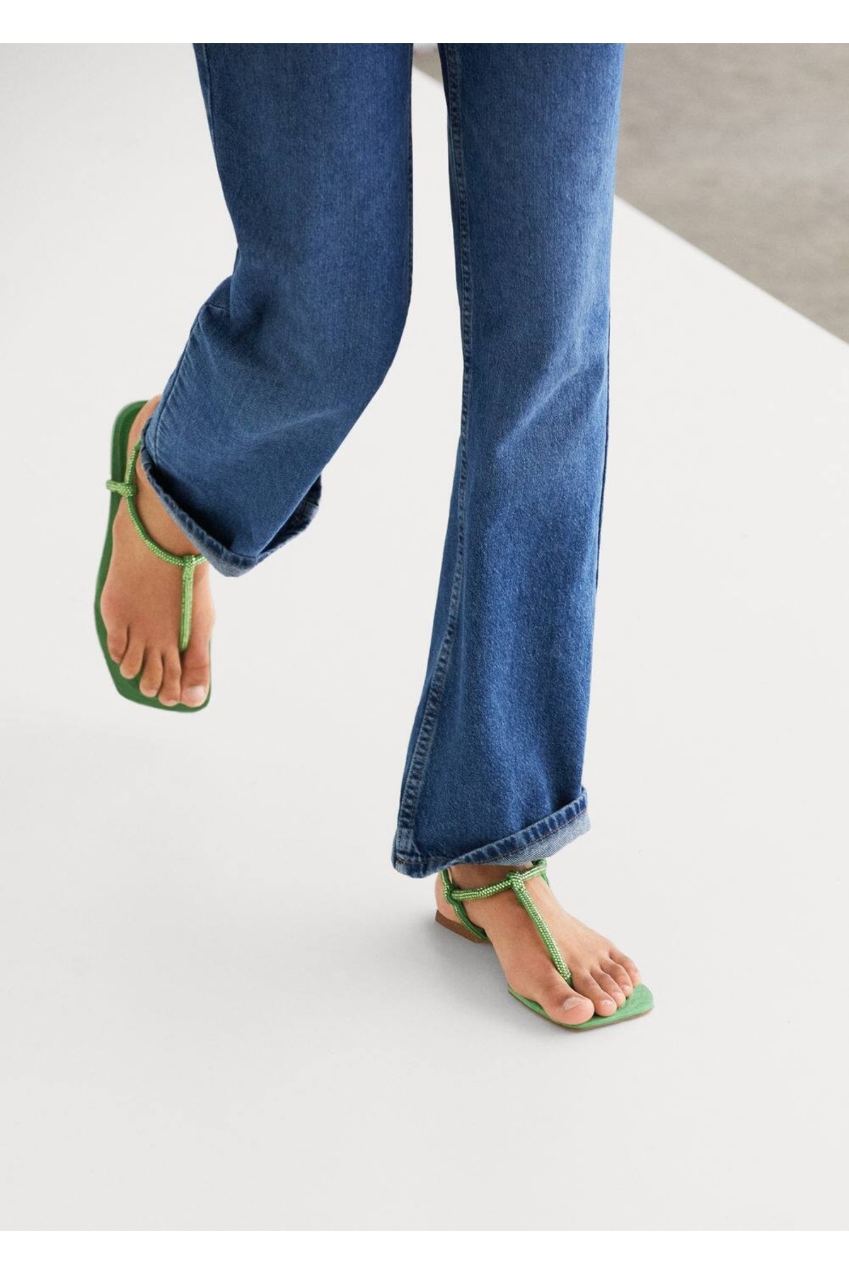 صندل زنانه سبز MANGO | 37000815 اورجینال - تصویر 2