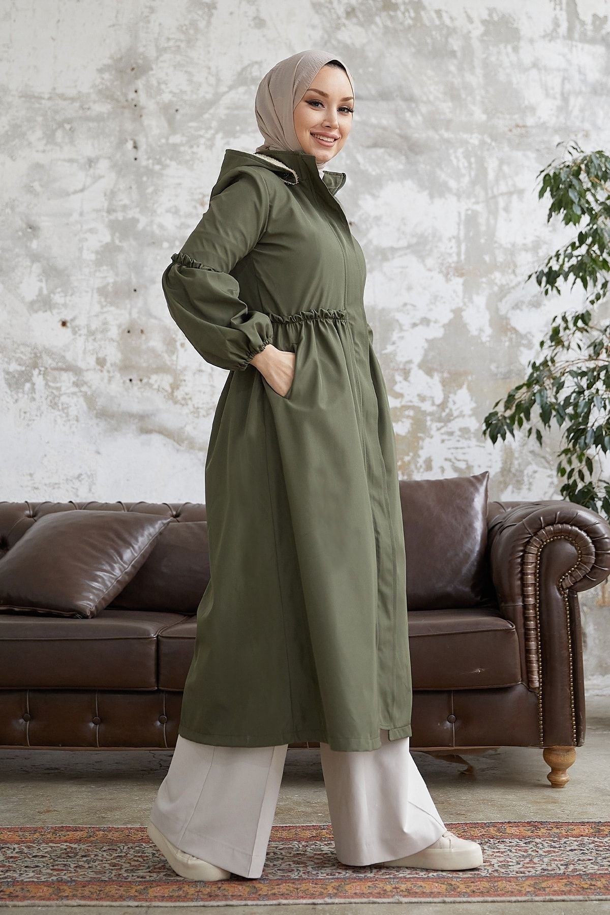 InStyle-Geraffter Mantel mit Ballonärmeln – Dunkelkhaki 5