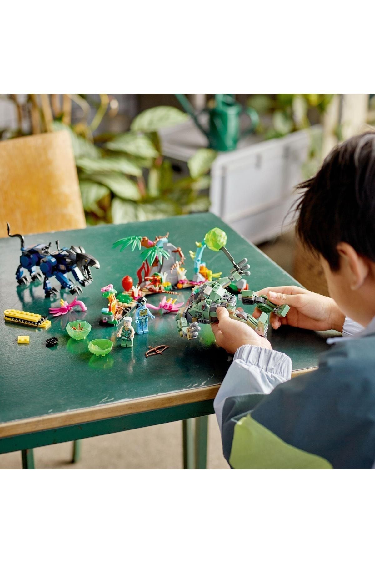 LEGO-® Avatar Neytiri and Thanator AMP Robot vs Quaritch 75571 - Construction Set (560 Pieces) 9