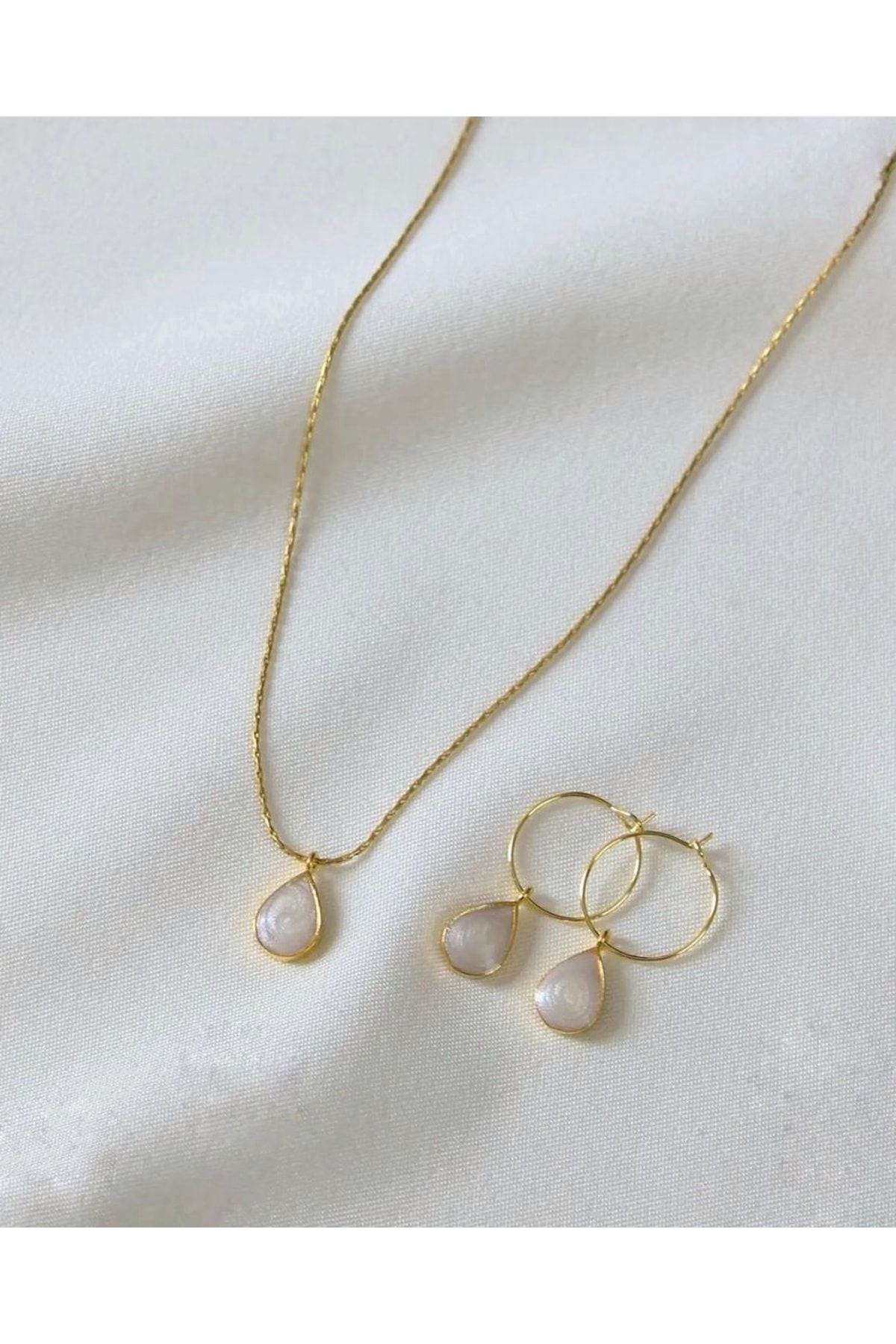 Pearl deals stone necklace