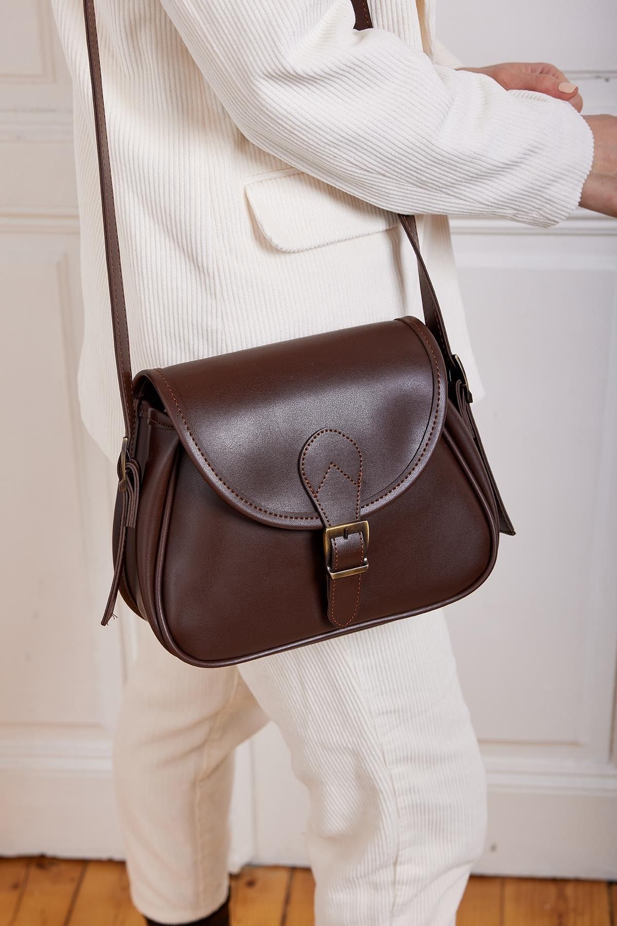 Plus size cross hotsell body bag uk