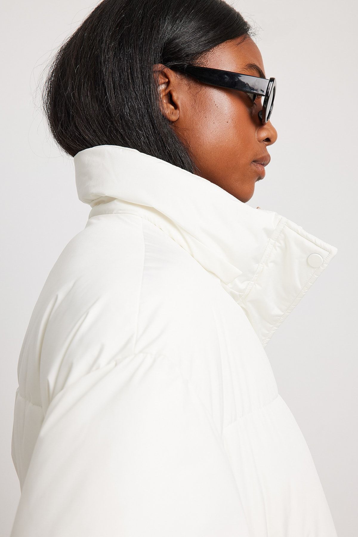 NA-KD Jacke Ecru Regular Fit Fast ausverkauft