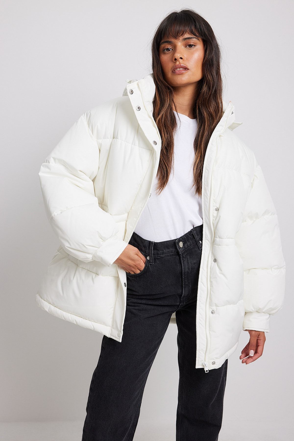 NA-KD Jacke Ecru Regular Fit Fast ausverkauft
