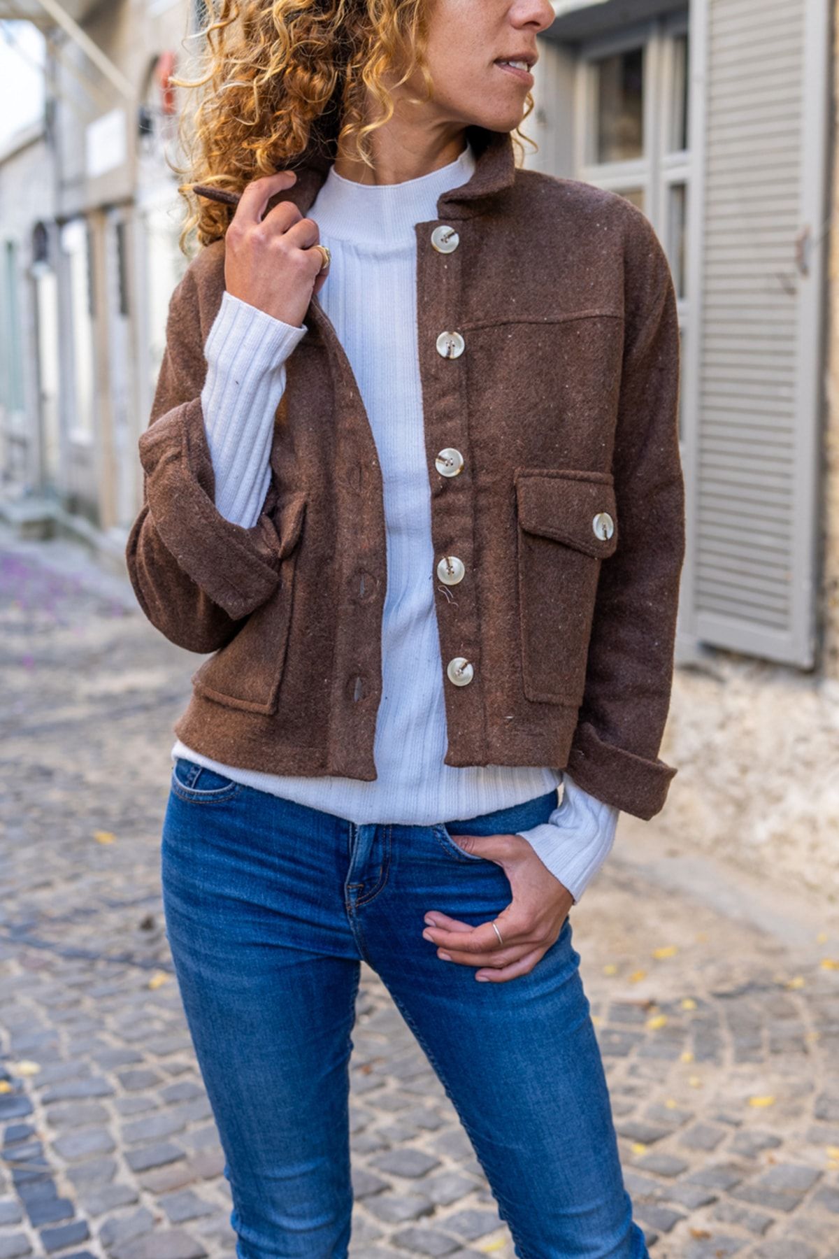G ne k z Women s Brown Stitched Pocket Buttoned Short Jacket